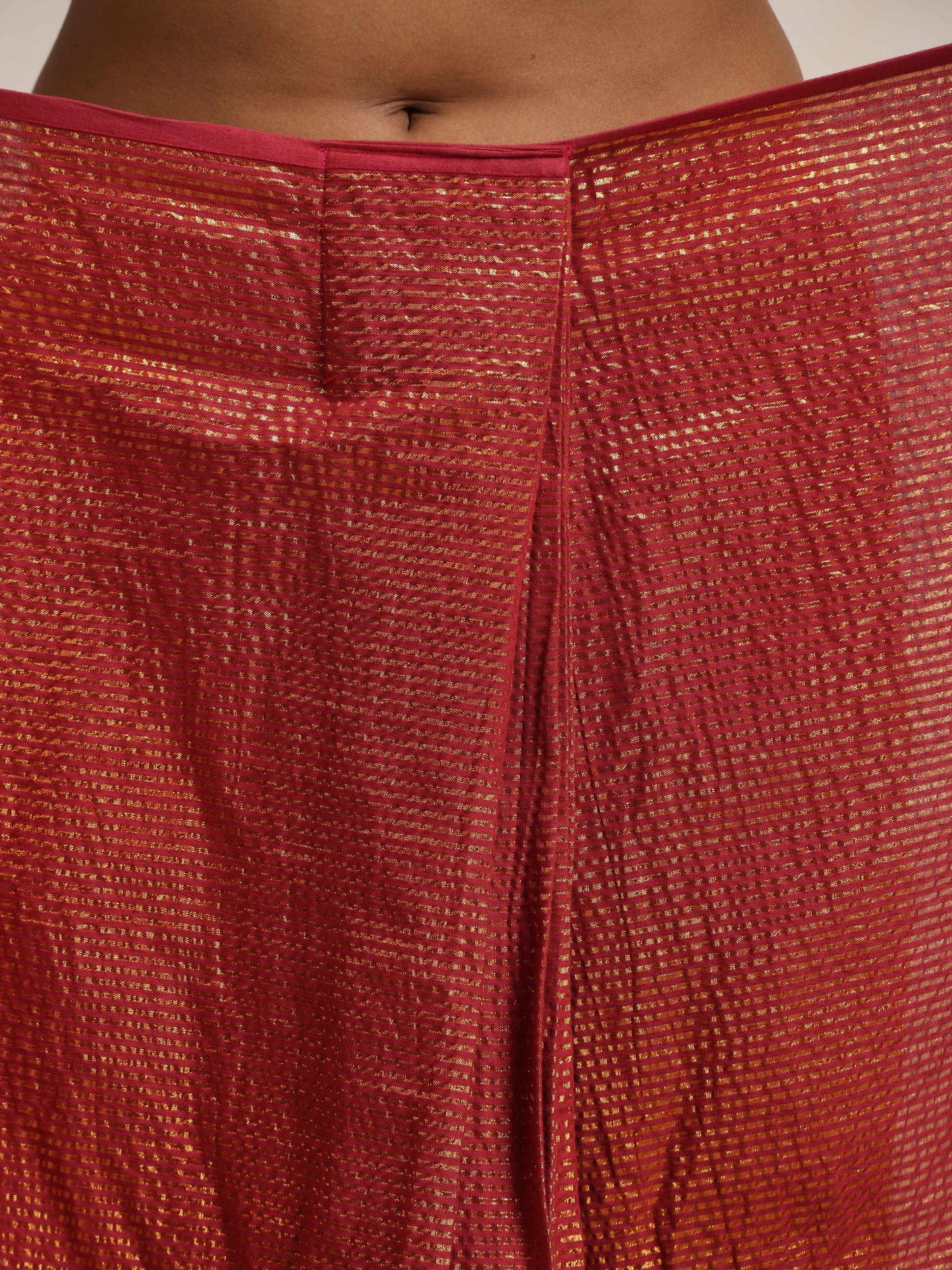trueBrowns Maroon Gold Metallic Ready To Wear Saree - Distacart