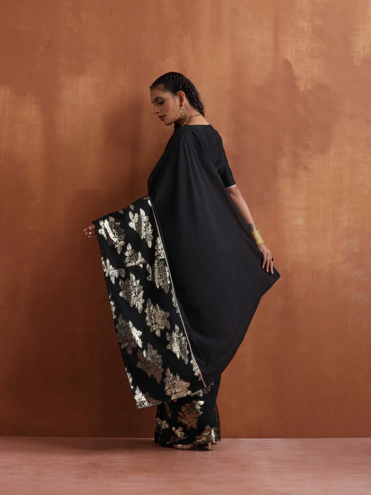 trueBrowns Black Metallic Ready To Wear Saree - Distacart
