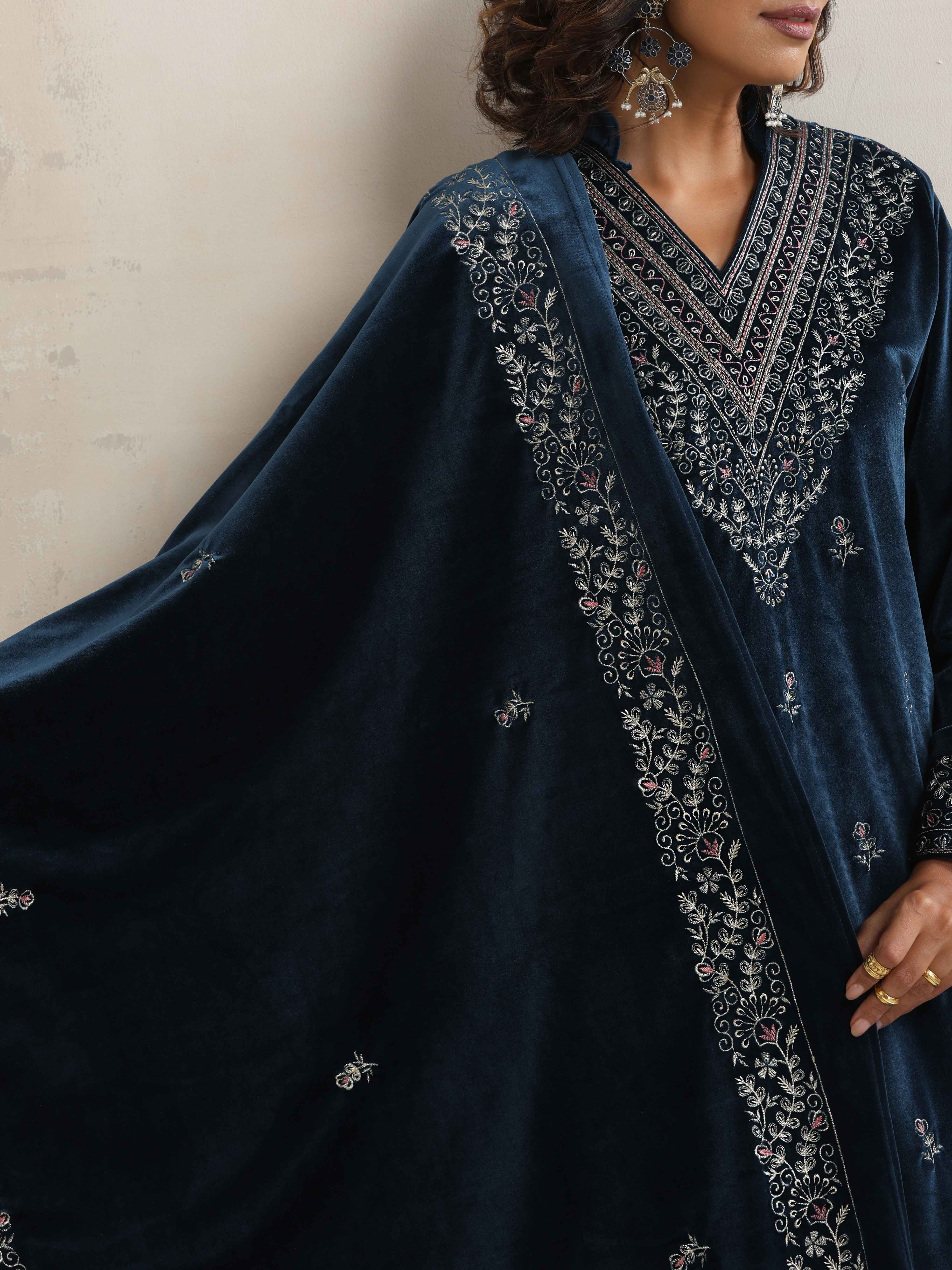 trueBrowns Blue Velvet Embroidered Kurta Pant Dupatta Set - Distacart