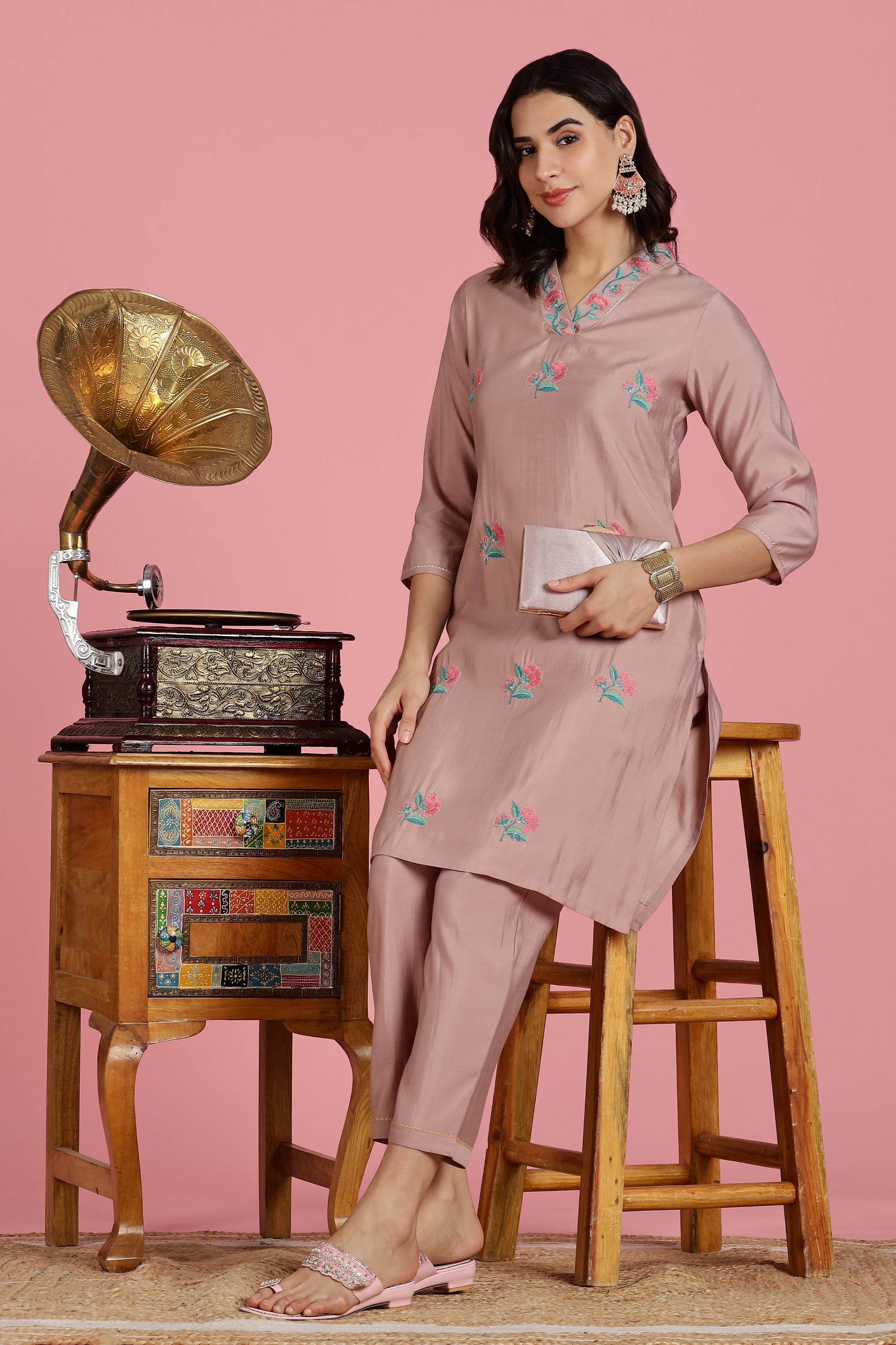 BulBul Women Mauve Embroidered Chanderi Kurta Set