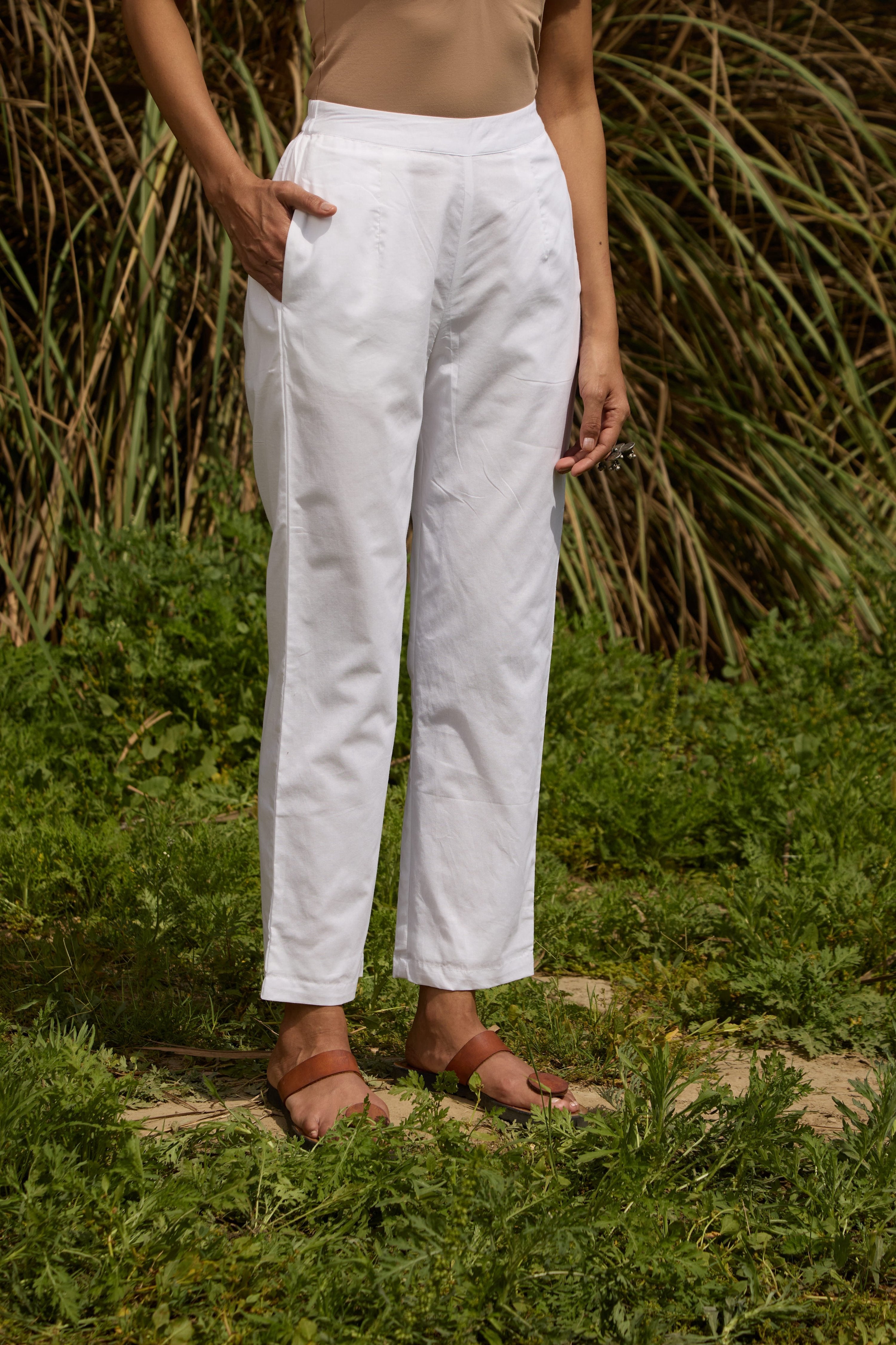 trueBrowns White Cotton Embroidered Relaxed Co-ord Set - Distacart