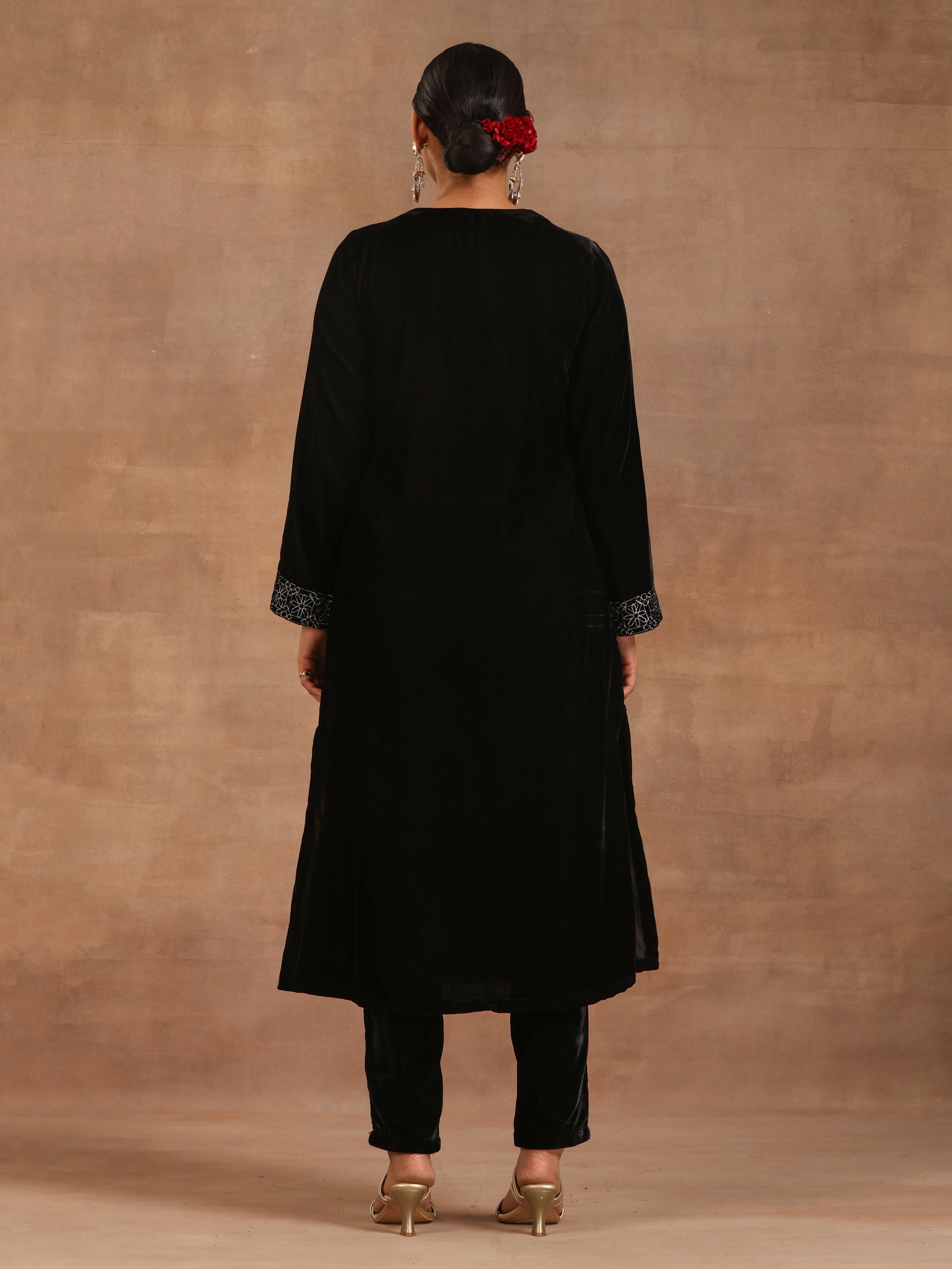 trueBrowns Black Velvet Embroidered Kurta - Distacart