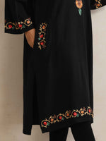 Thumbnail for trueBrowns Black Kashmiri Floral Embroidered Woollen Phiran Kurta - Distacart