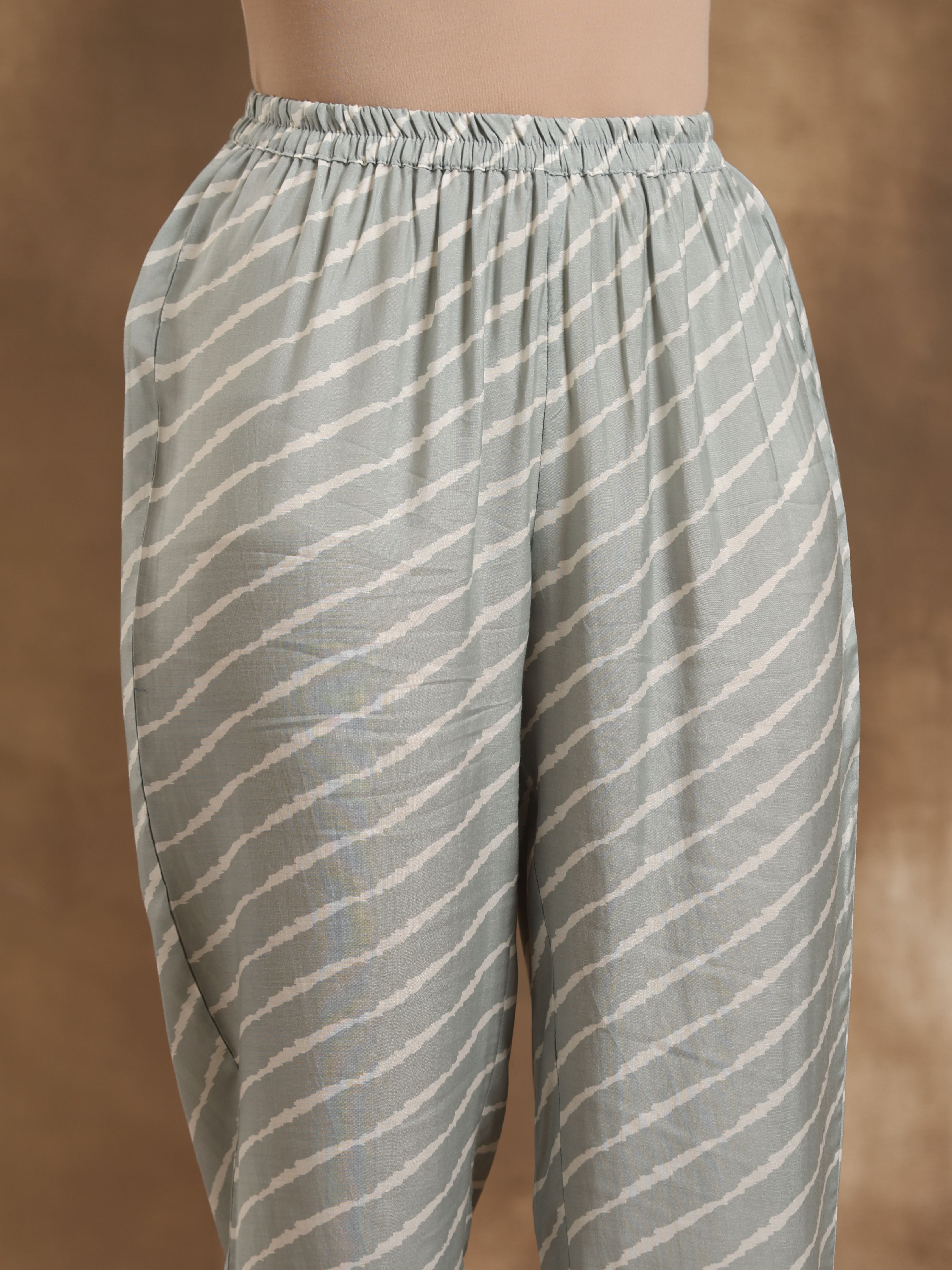 trueBrowns Grey Lehariya Printed Silk Co-Ord Set - Distacart