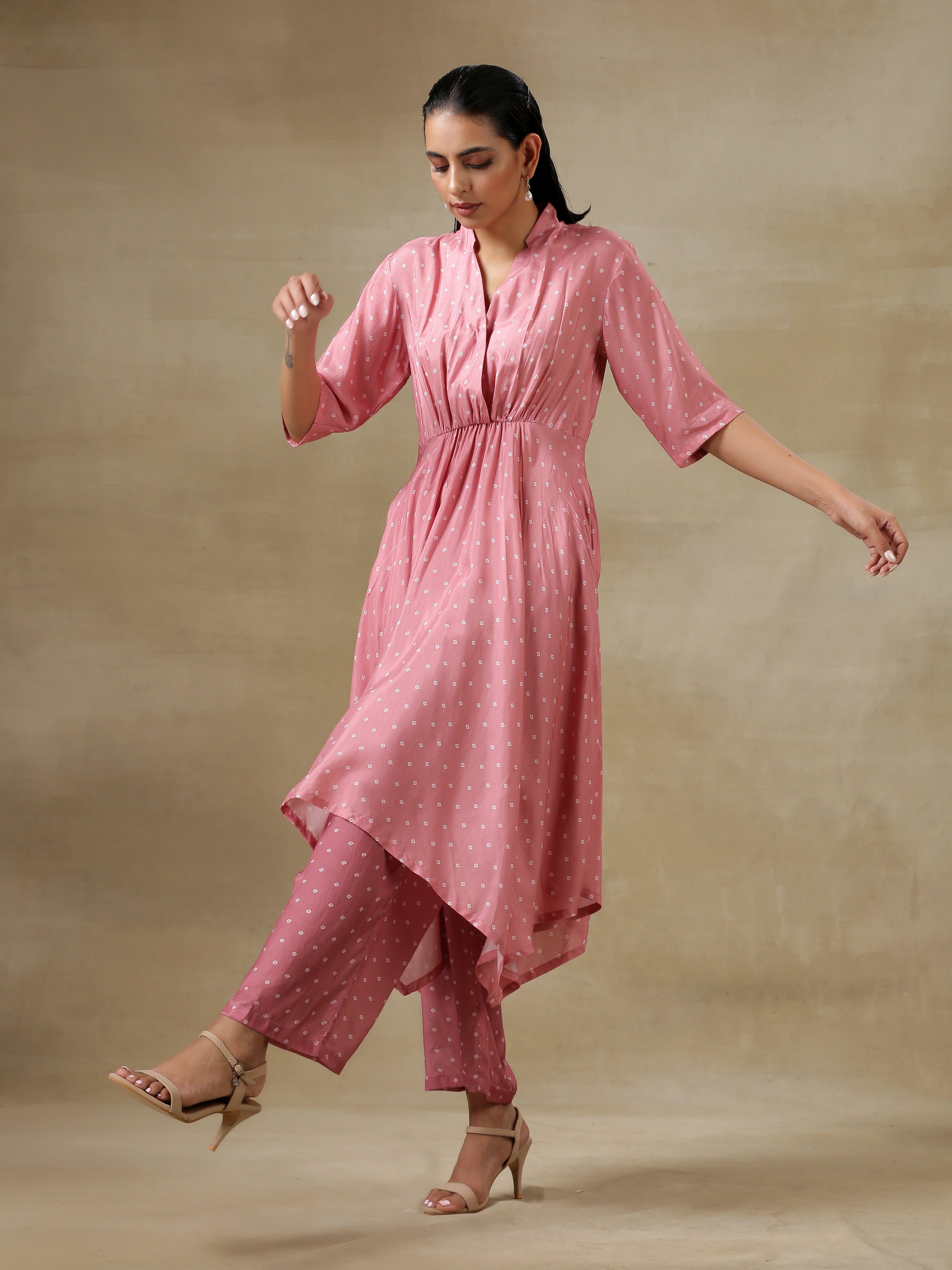 trueBrowns Light Mauve Bandhani Printed Silk Handkerchief Kurta Pant Set - Distacart