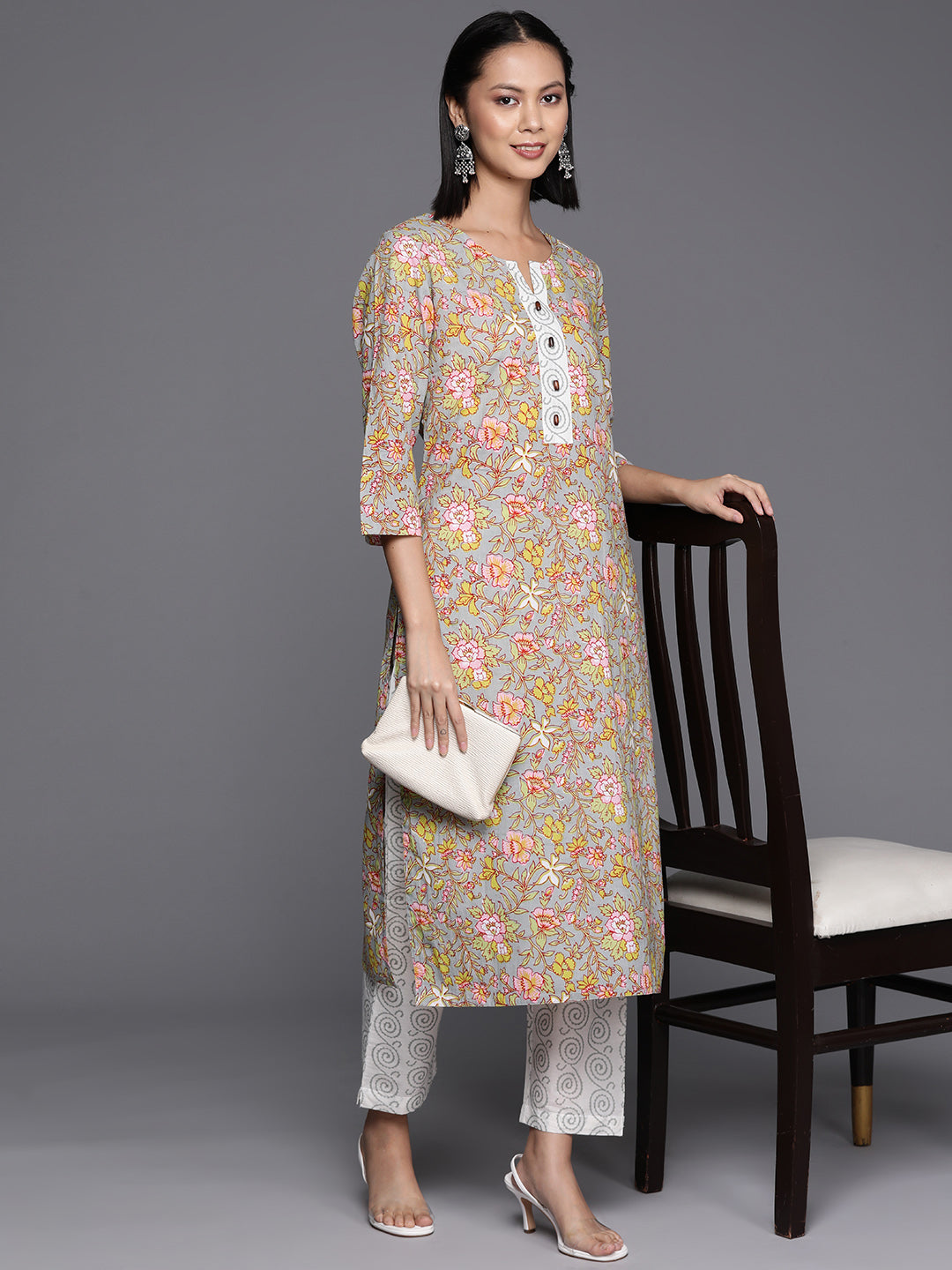 Varanga Women Grey And Green Floral Printed Straight Kurta With Printed Trouser - Distacart