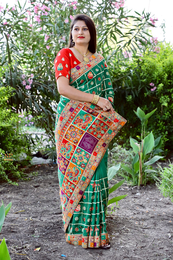 Lorenvalley Fashion Premium Green Dola Silk Embroidery and Diamond work with Jacquard Lace Border Saree - Distacart