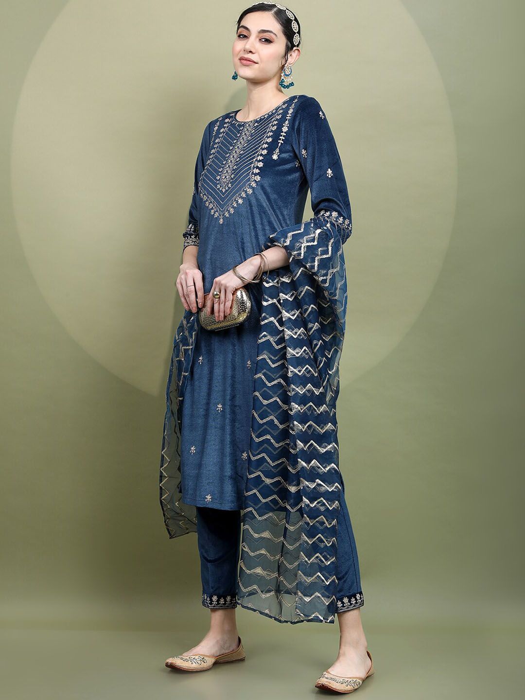 Vishudh Women Teal Embroidered Knited Velvet Kurta with Trousers & Dupatta