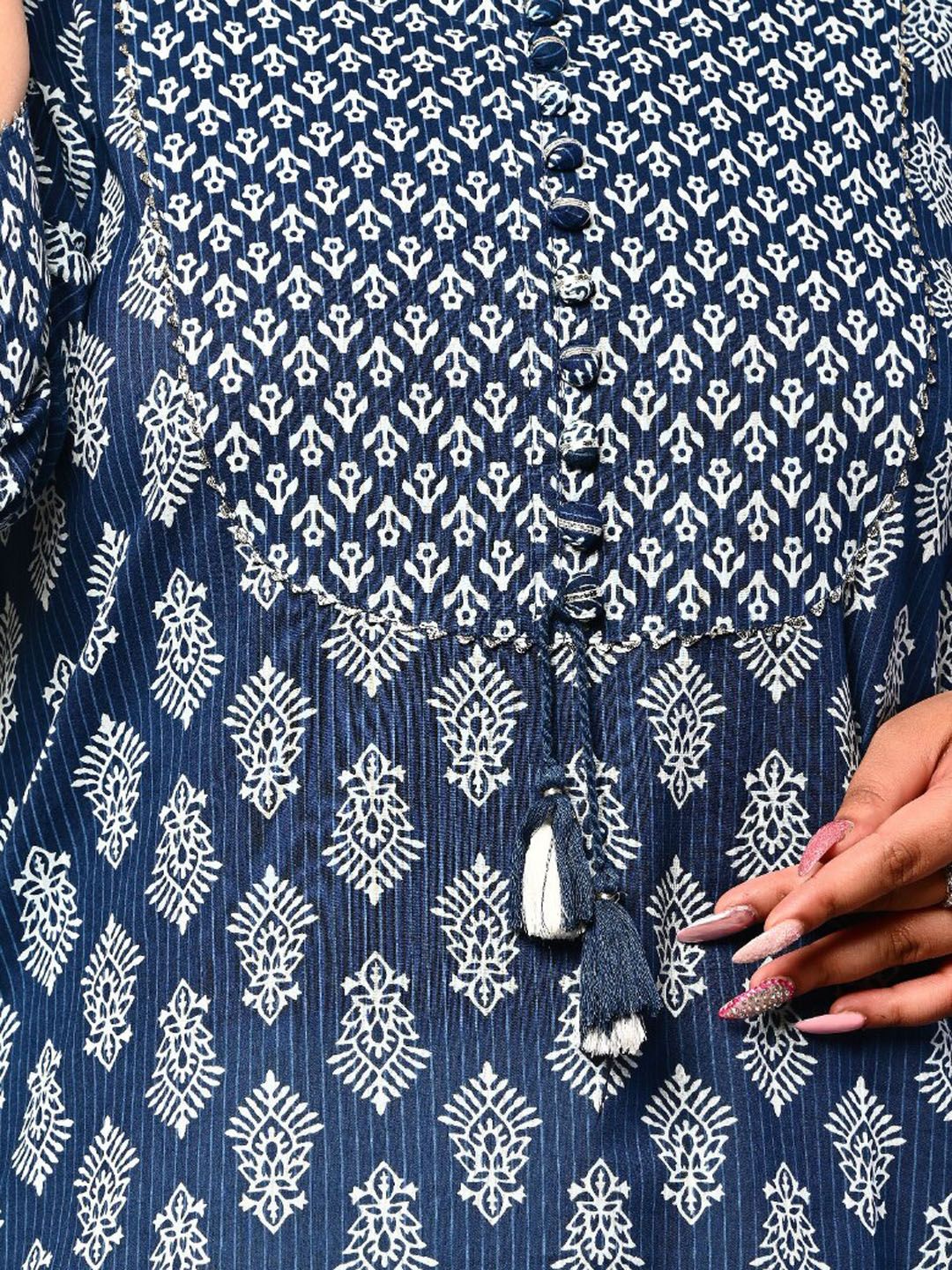 Swasti Women Blue Floral Printed Floral Kurta - Distacart