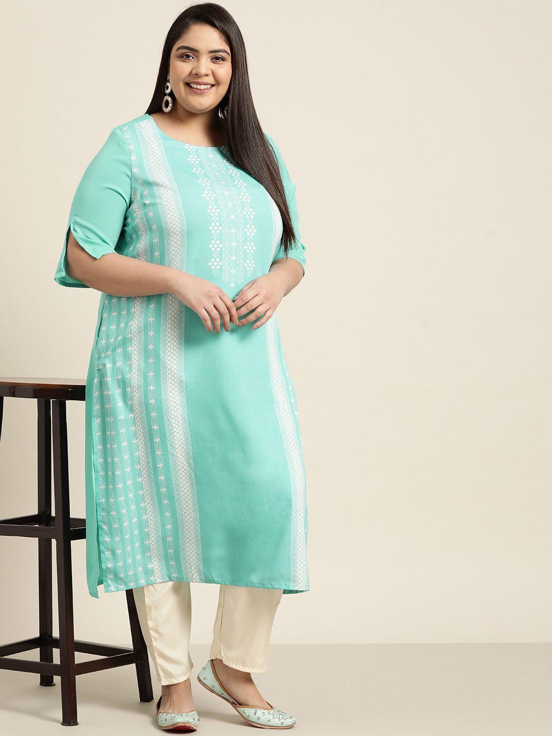 Sztori Plus Size Geometric Printed Round Neck Straight Kurta