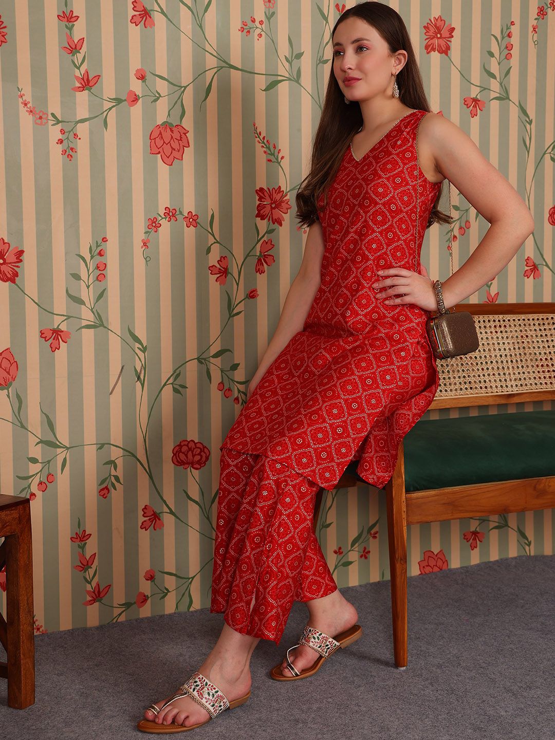 Ode by House of Pataudi Bandhani Printed V-Neck Gotta Patti Straight Kurta with Trousers - Distacart