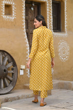 Thumbnail for Jyoti Fashion Women's Mustard Pure Muslin Heavy Digital Printed Kurta Pant Set - Distacart
