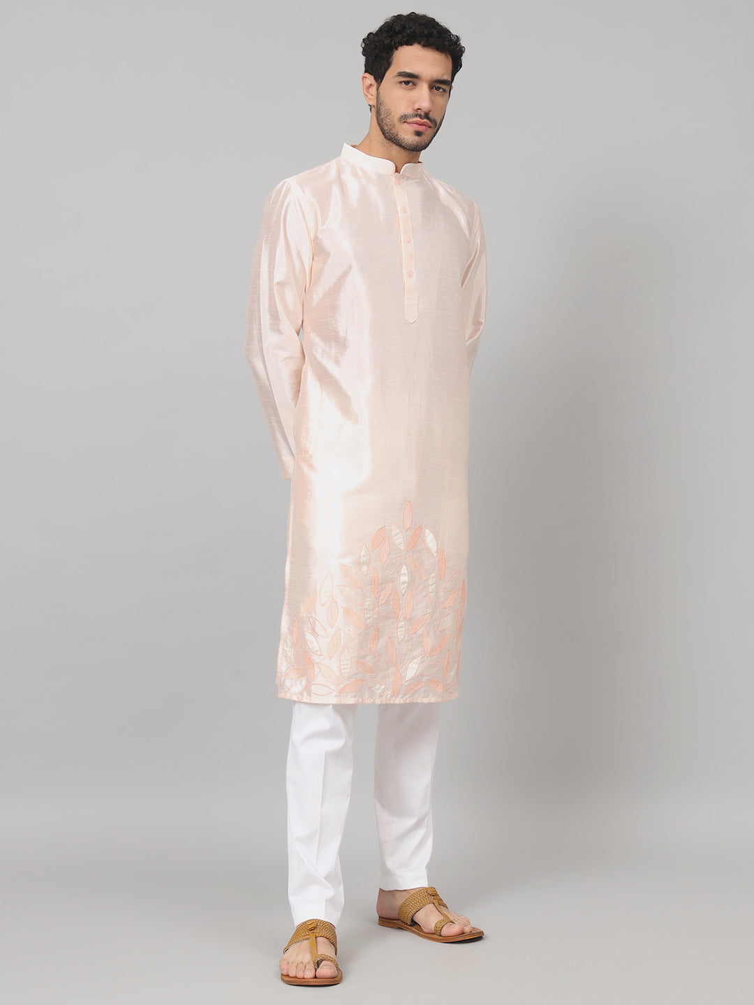 Leafy Silk Kurta With Patch Embellishment by Hilo Design - Distacart
