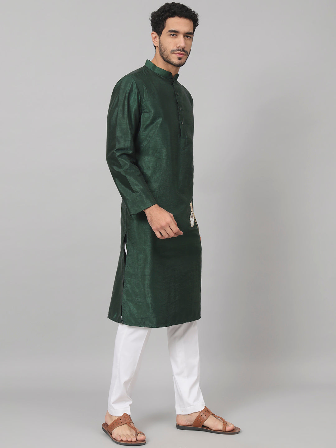 Evergreen Silk Kurta With Patch Embellishments by Hilo Design - Distacart