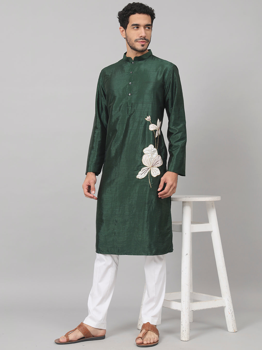 Evergreen Silk Kurta With Patch Embellishments by Hilo Design - Distacart