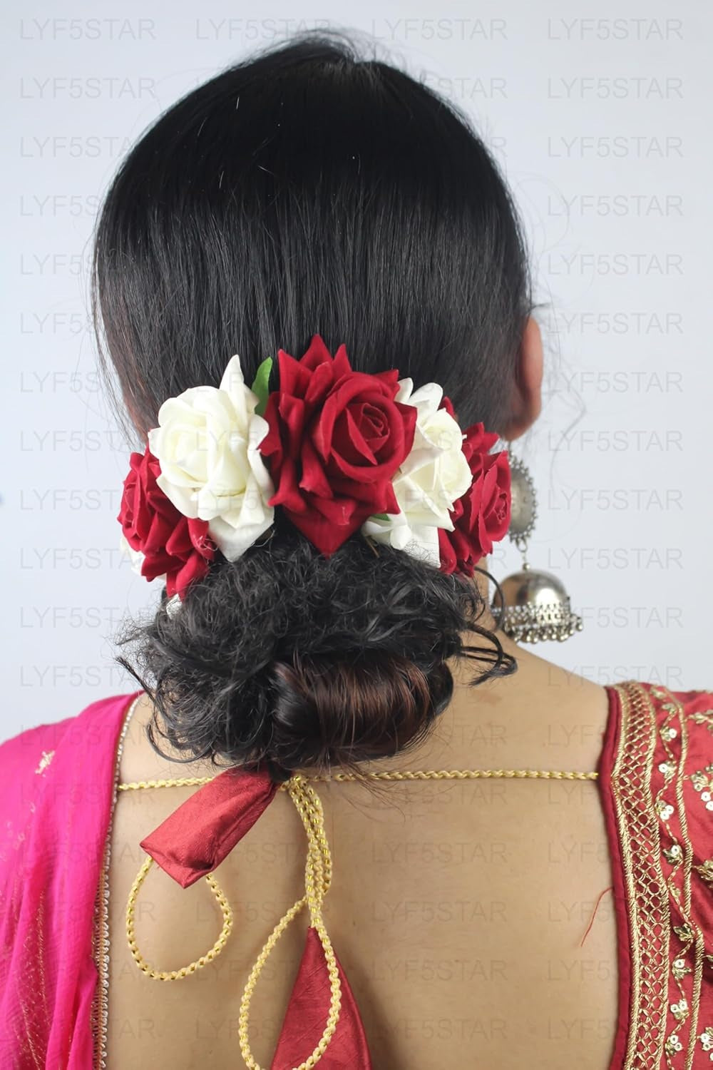 Red & White Velvet Rose Gajra - Distacart