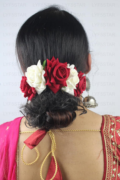 Red & White Velvet Rose Gajra - Distacart