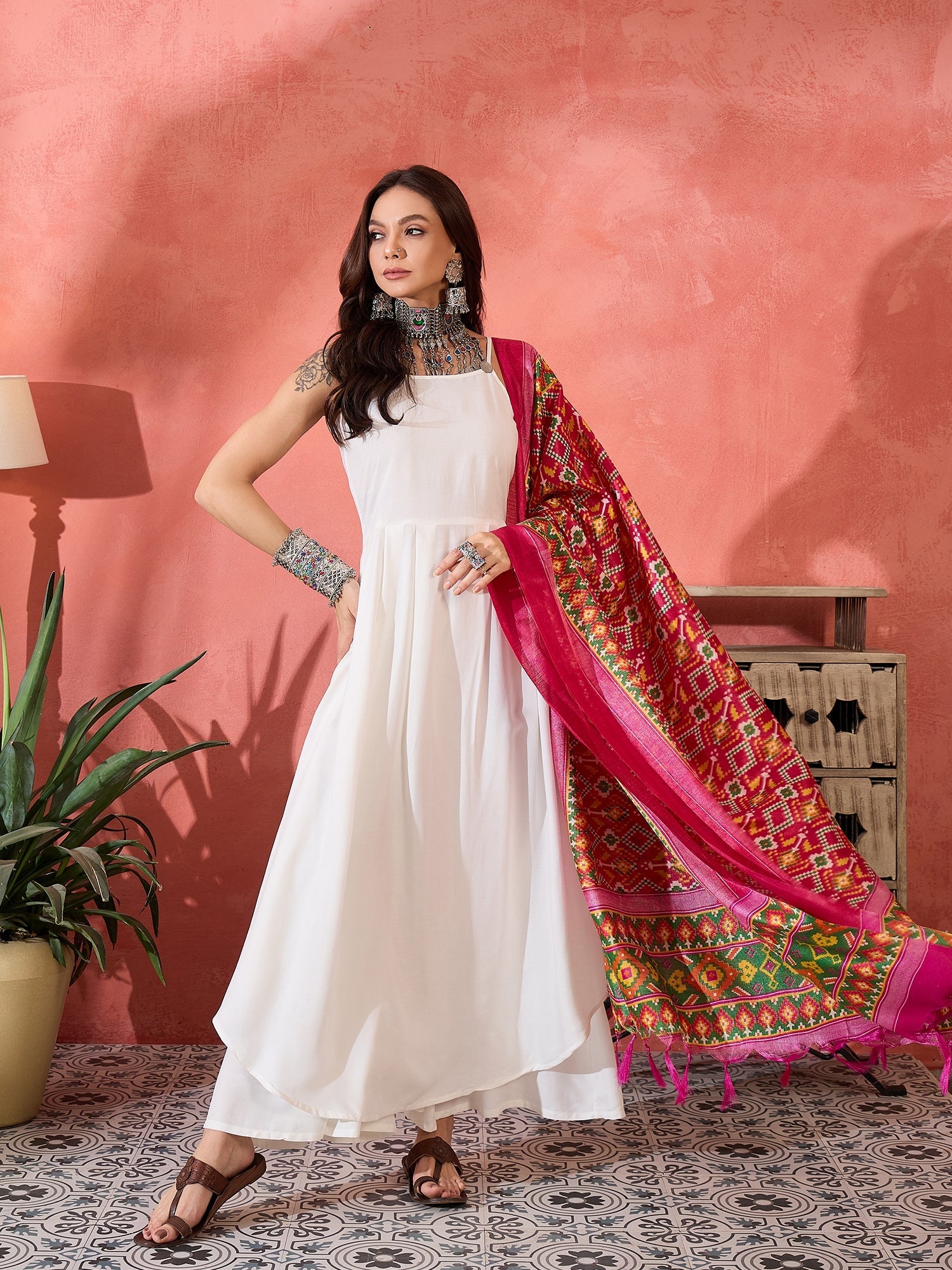 InWeave White Strappy Kurta Set Pink Patola Dupatta - Distacart