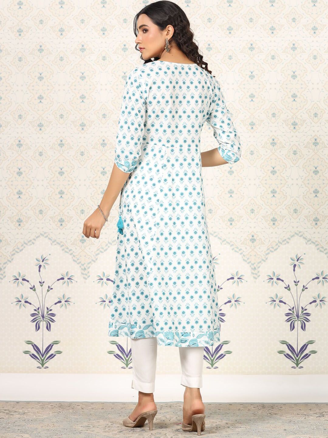 Ode by House of Pataudi Floral Printed Gotta Patti Pure Cotton A-Line Kurta - Distacart