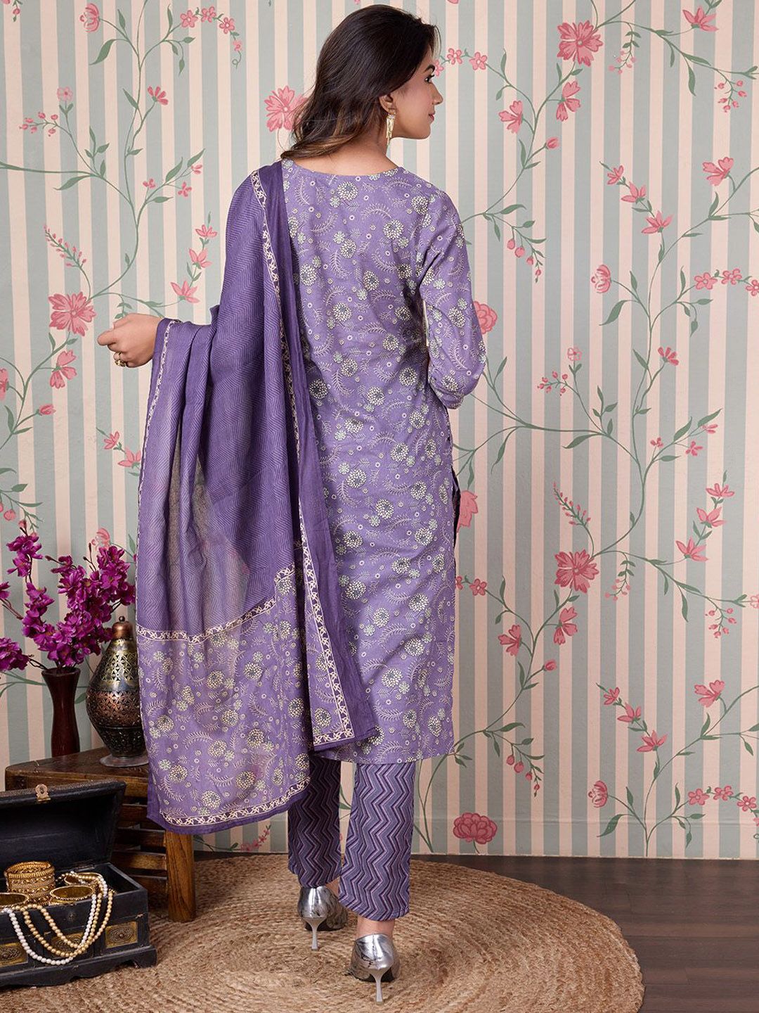 Ode by House of Pataudi Floral Printed Pure Cotton Kurta with Trousers & Dupatta - Distacart