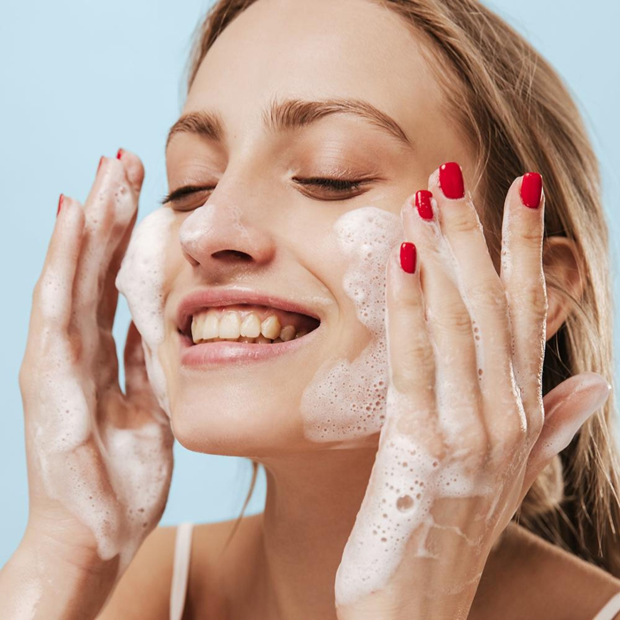 Makeup Revolution Skincare Ceramides Smoothing Cleanser