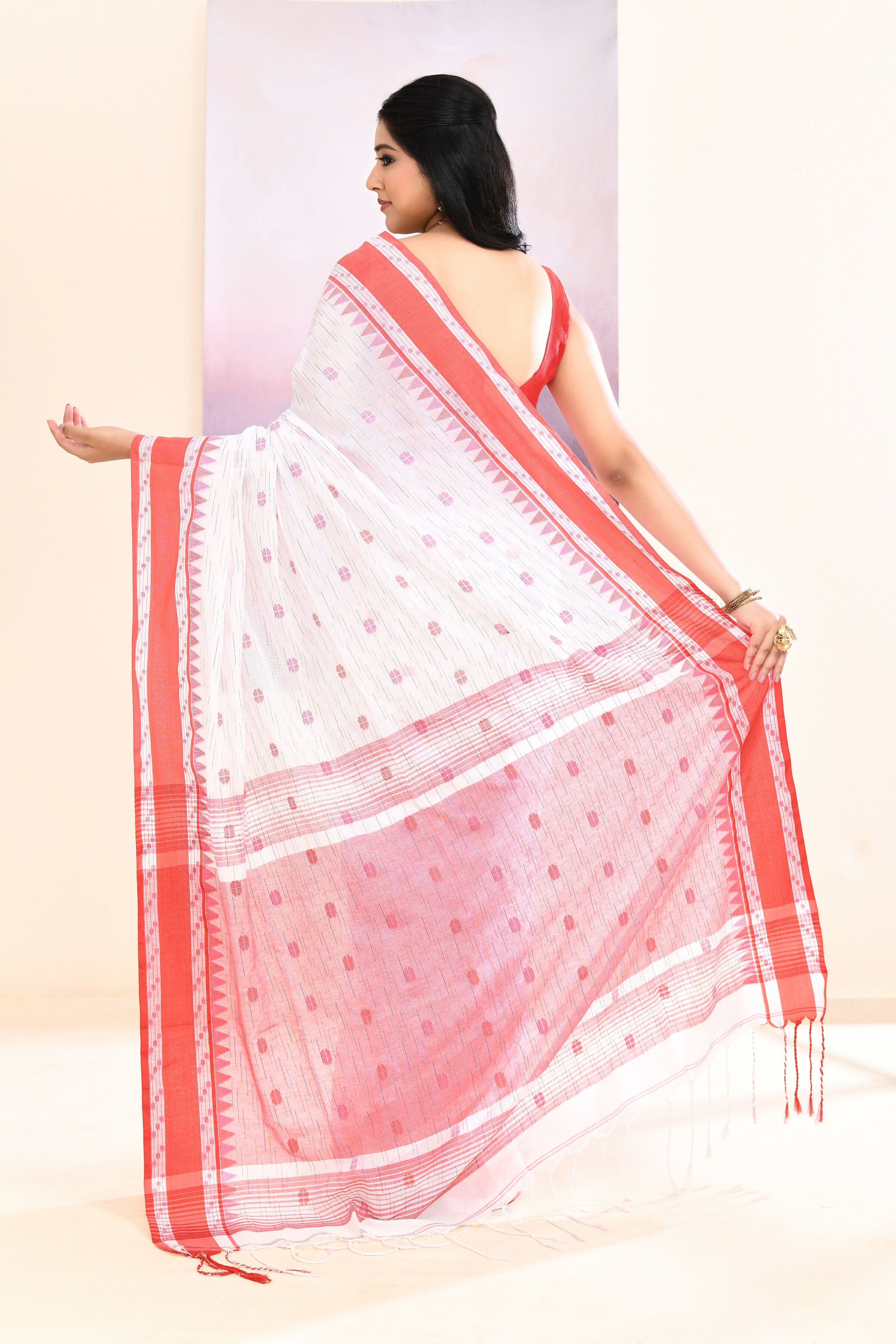 Piyari Fashion Women's White Embellished Cotton Saree - Dista