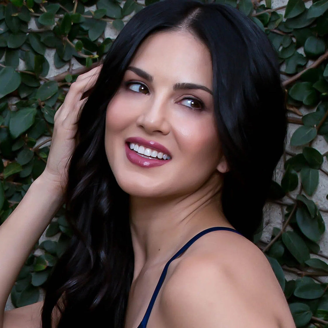 Star Struck By Sunny Leone Liquid Lip Color - Sugar Plum - Distacart