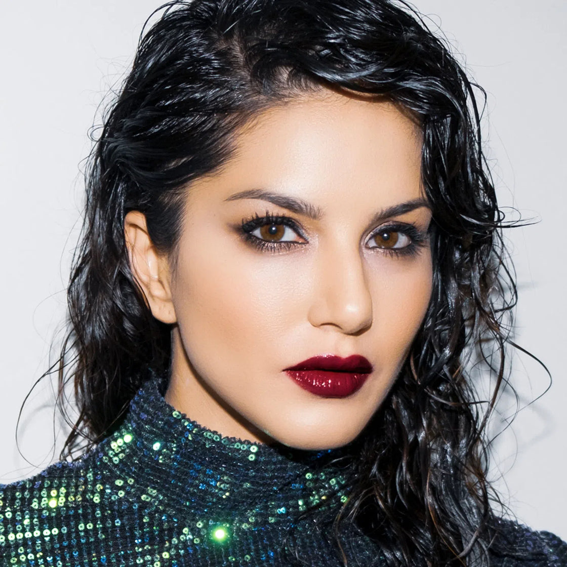 Star Struck By Sunny Leone Liquid Lip Color - Midnight Twinkle - Distacart