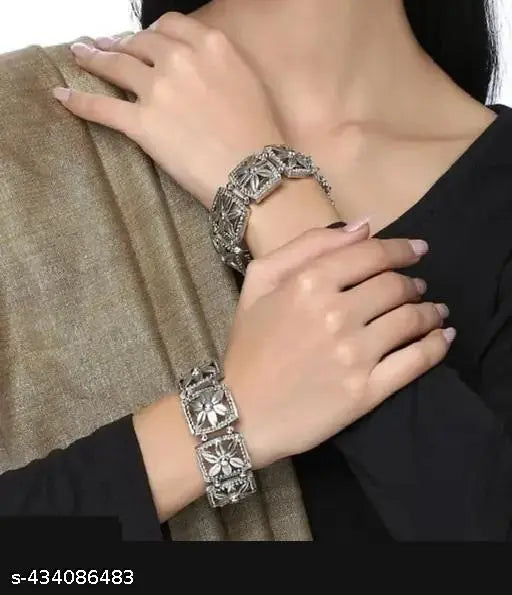 Tehzeeb Creations Women's Silver Plated Oxidised Bangle Set