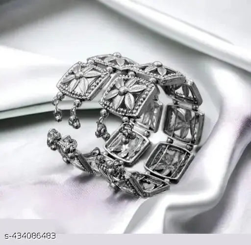 Tehzeeb Creations Women's Silver Plated Oxidised Bangle Set