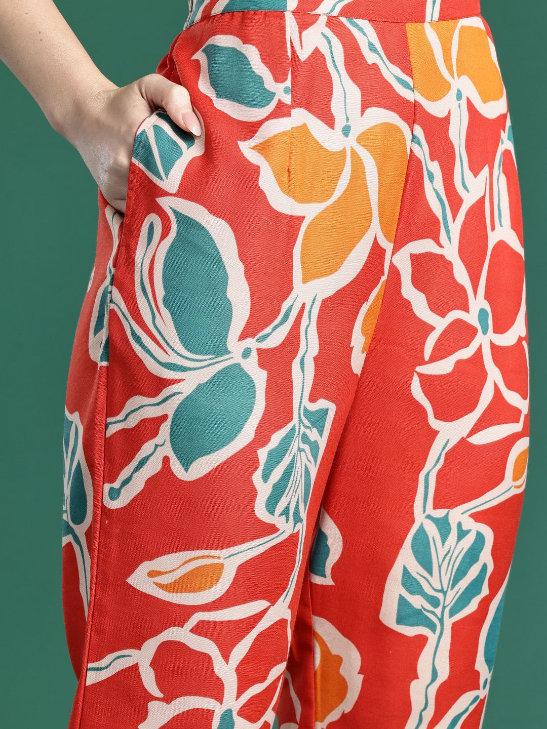 Indo Era Floral Printed Regular Pure Cotton Kurta with Trousers
