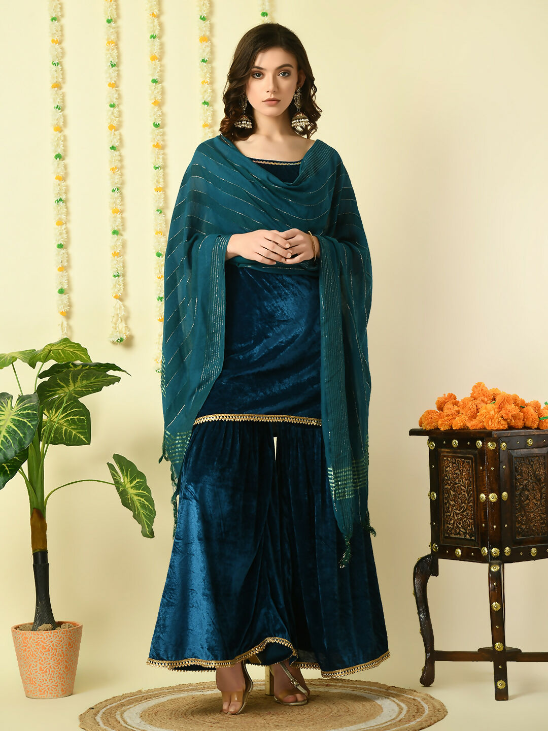 Myshka Women's Teal Velvet Kurti & Sharara With Dupatta Party Sets - Distacart