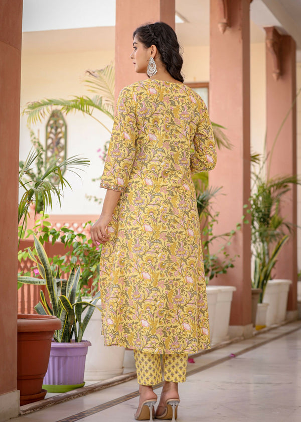 Kaajh Women's Yellow Floral Embroidered Cotton Kurta Pant Set With Dupatta - Distacart