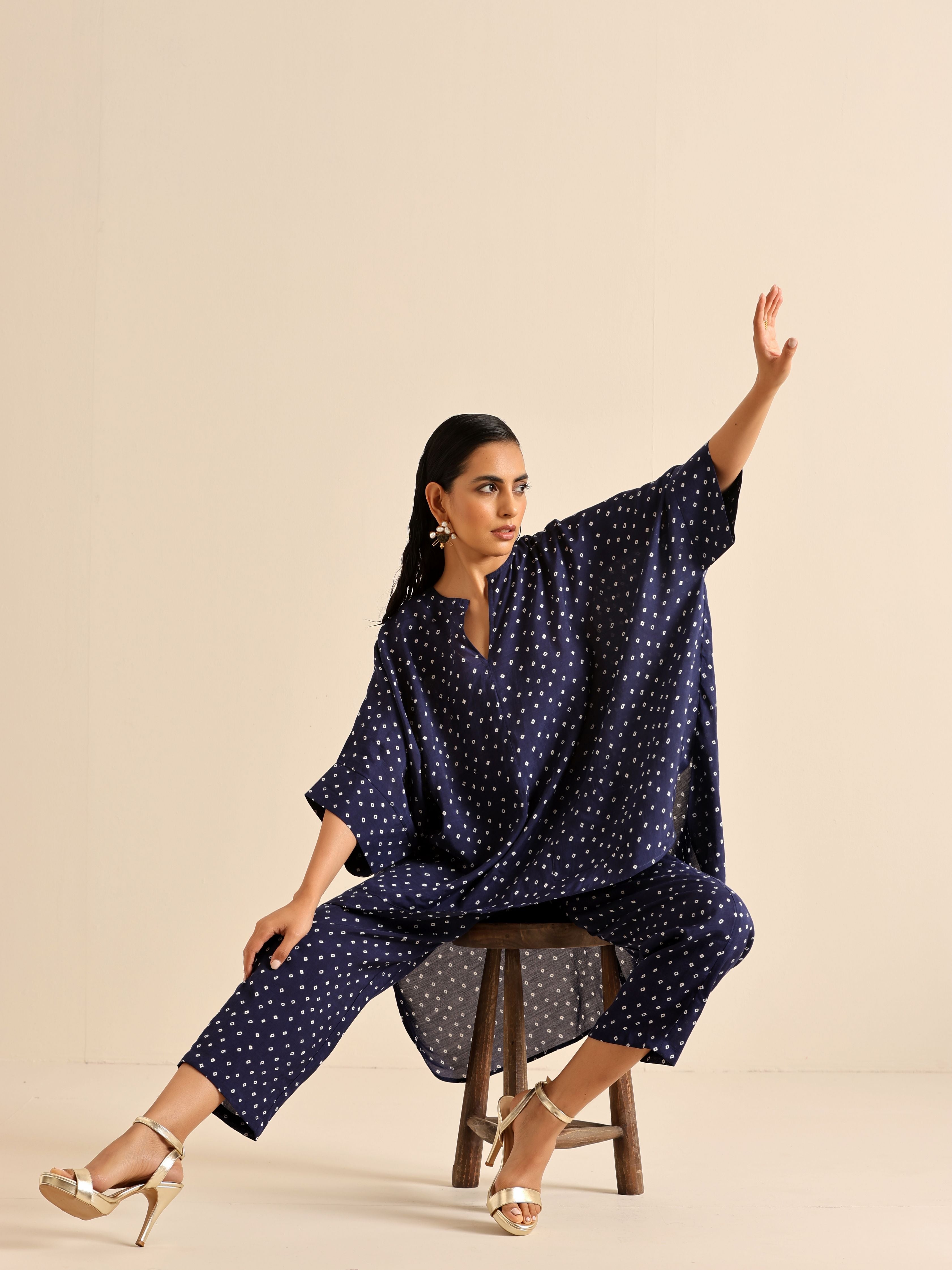 trueBrowns Blue Bandhani Silk Printed Boxy Fit Co-Ord Set - Distacart