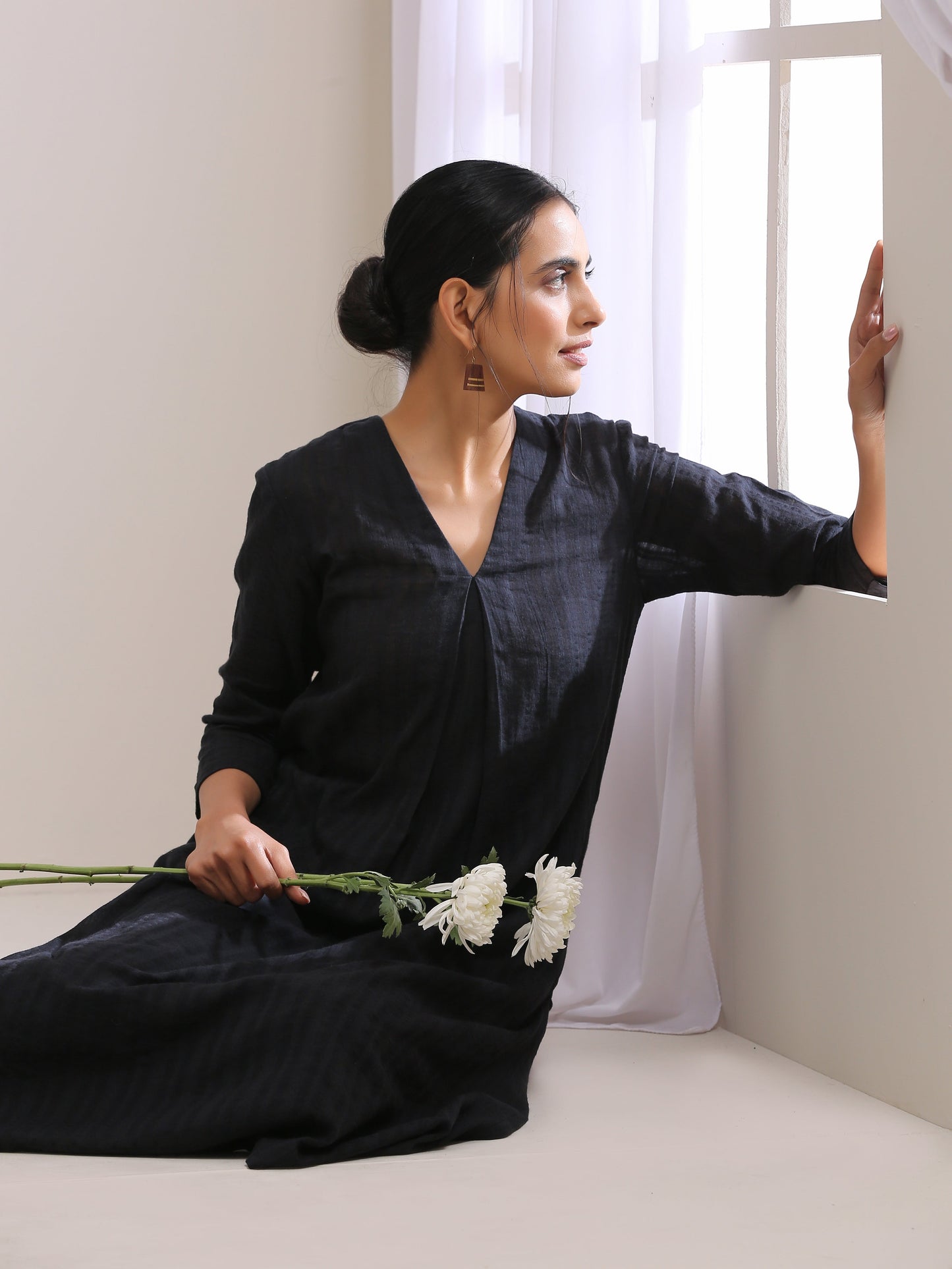trueBrowns Black Dobby Neck Pleat Kurta Pant Set - Distacart