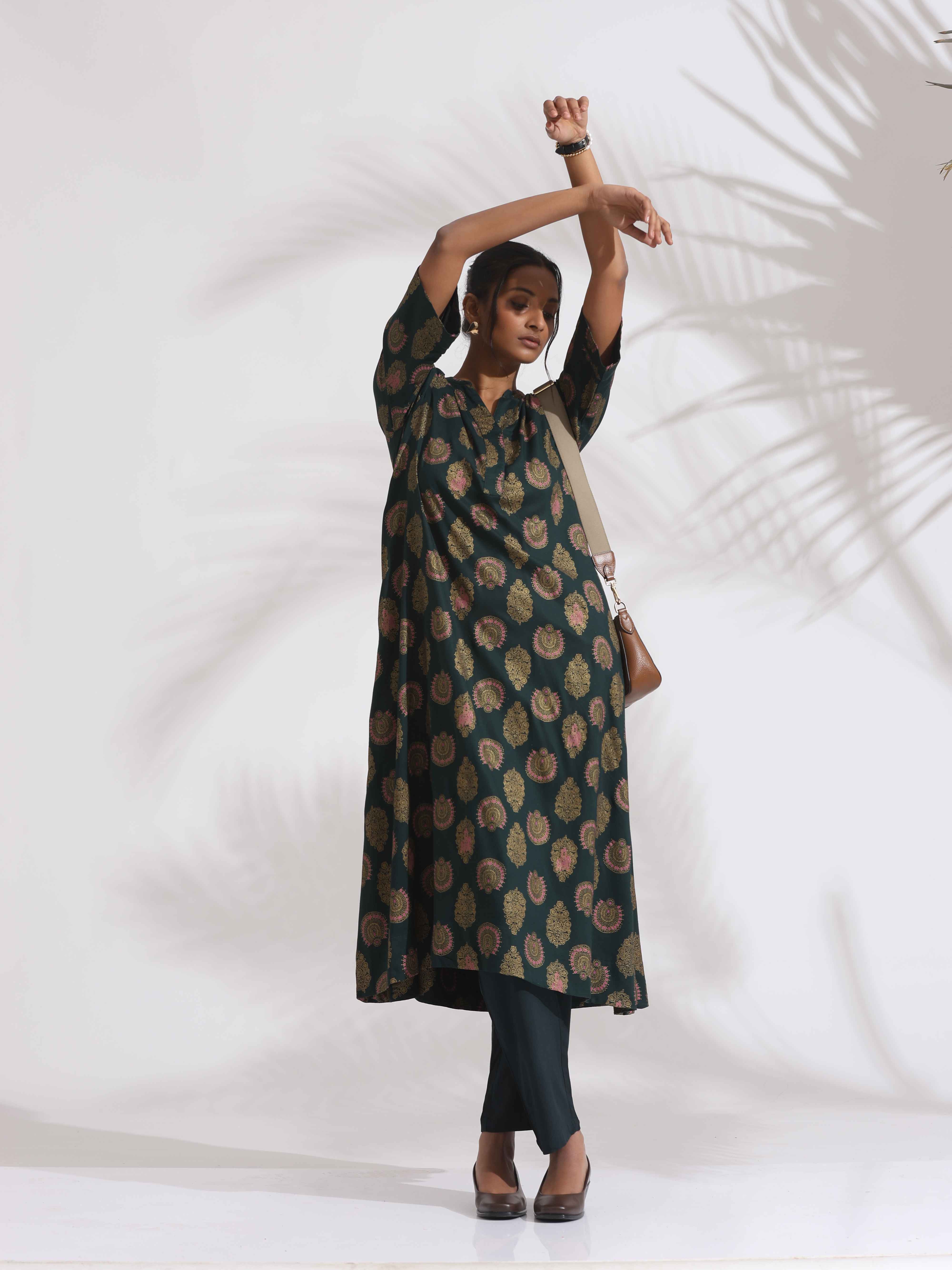 trueBrowns Green Foil Print Cotton Kurta Set