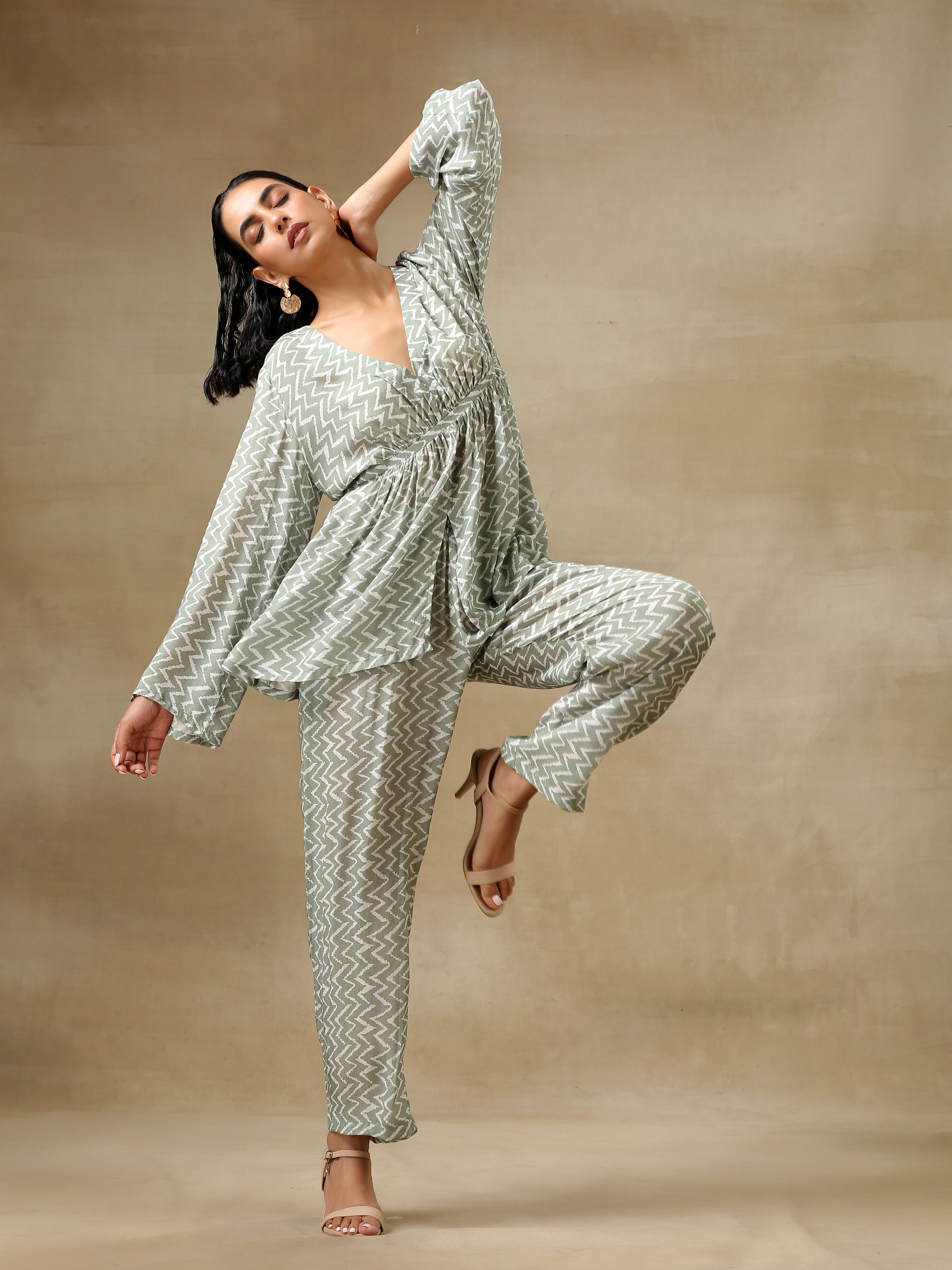 trueBrowns Light Green Bandhani Printed Silk V-Neck Co-Ord Set - Distacart