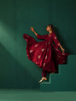 Thumbnail for trueBrowns Maroon Floral Viscose Silk V-Neck Waist Gathered Kurta Pant Set - Distacart