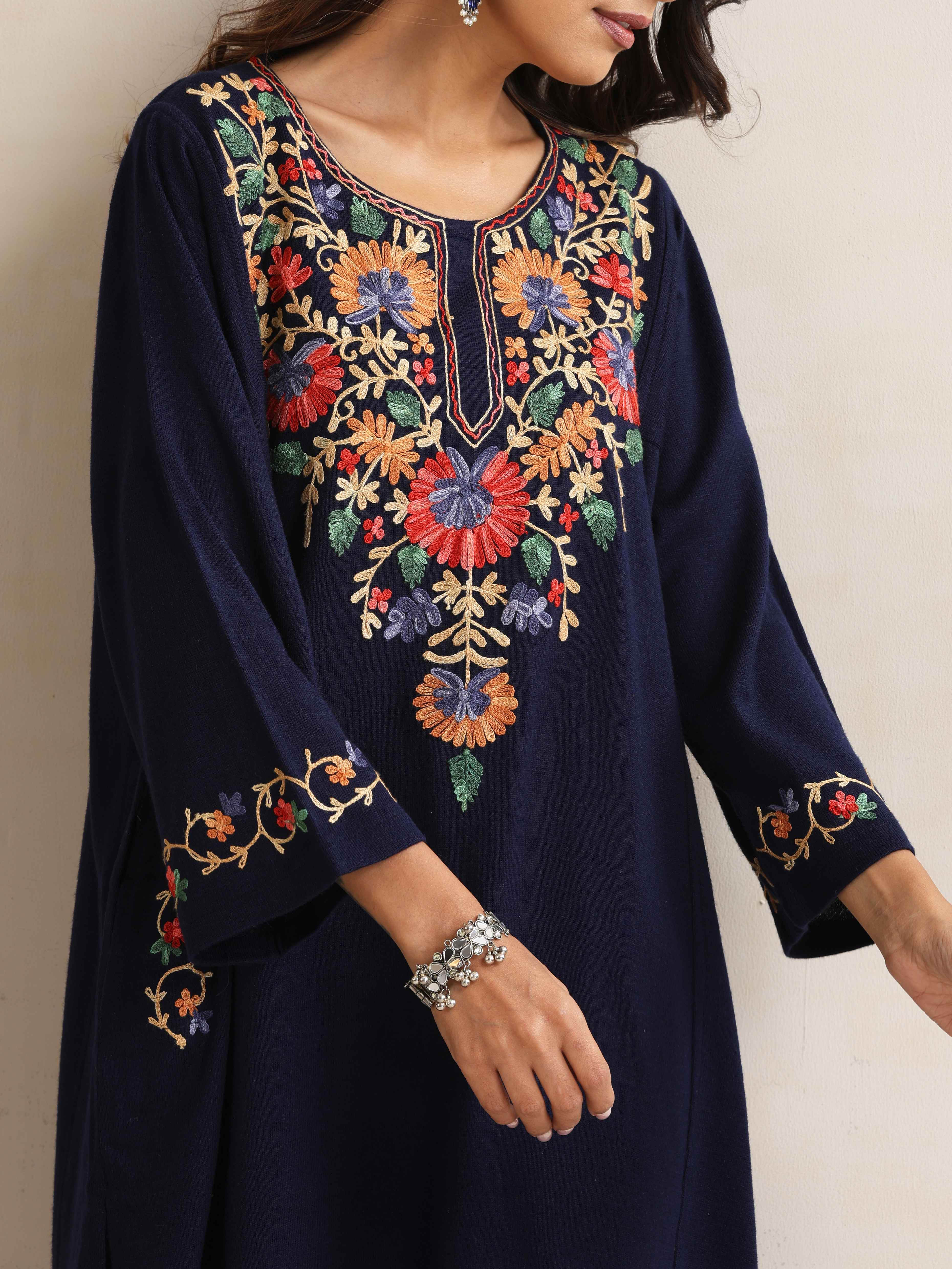trueBrowns Blue Kashmiri Floral Embroidered Woollen Phiran Kurta - Distacart