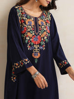 Thumbnail for trueBrowns Blue Kashmiri Floral Embroidered Woollen Phiran Kurta - Distacart