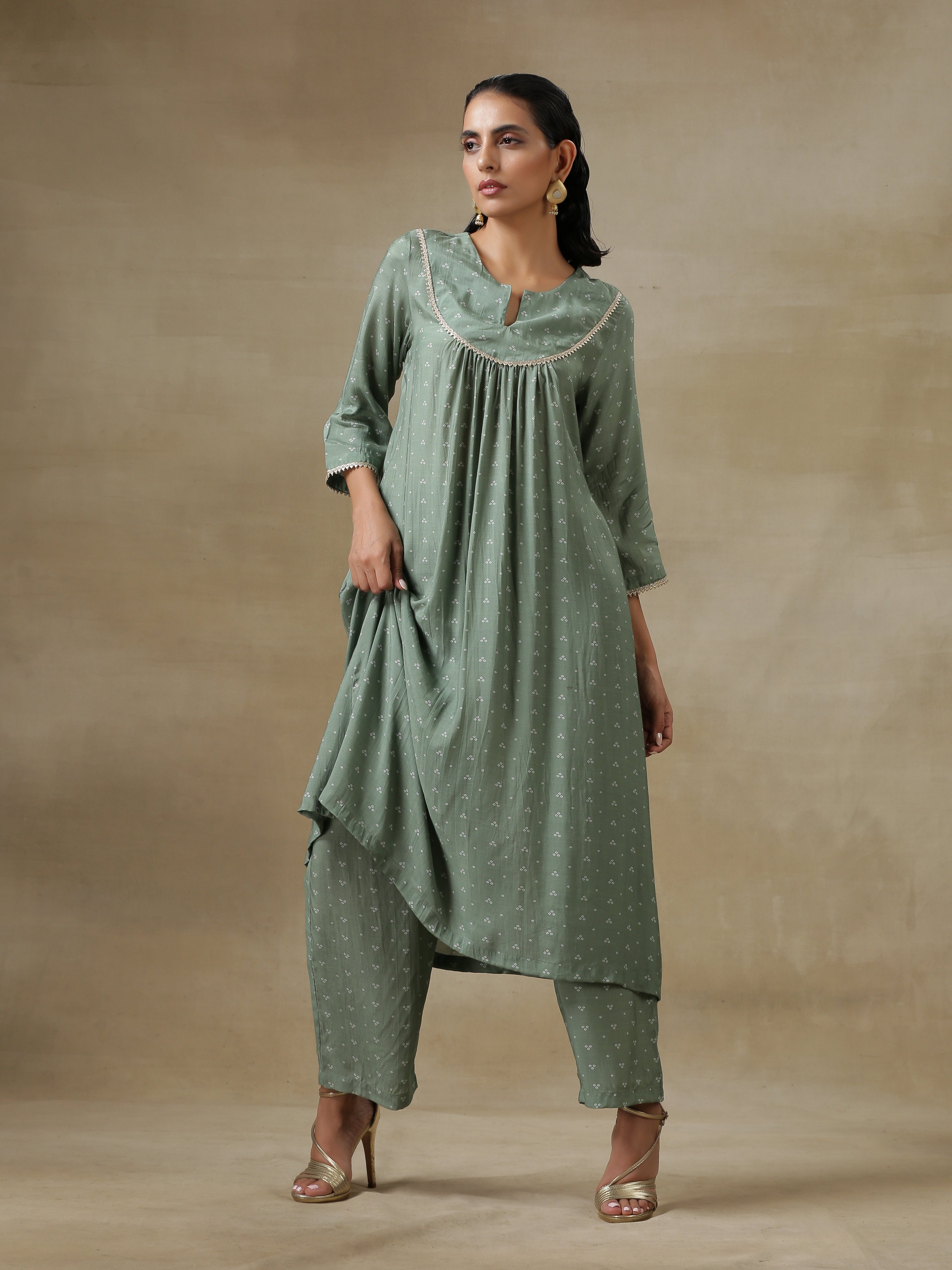 trueBrowns Light Green Bandhani Printed Silk Yoke Kurta Pant Set - Distacart