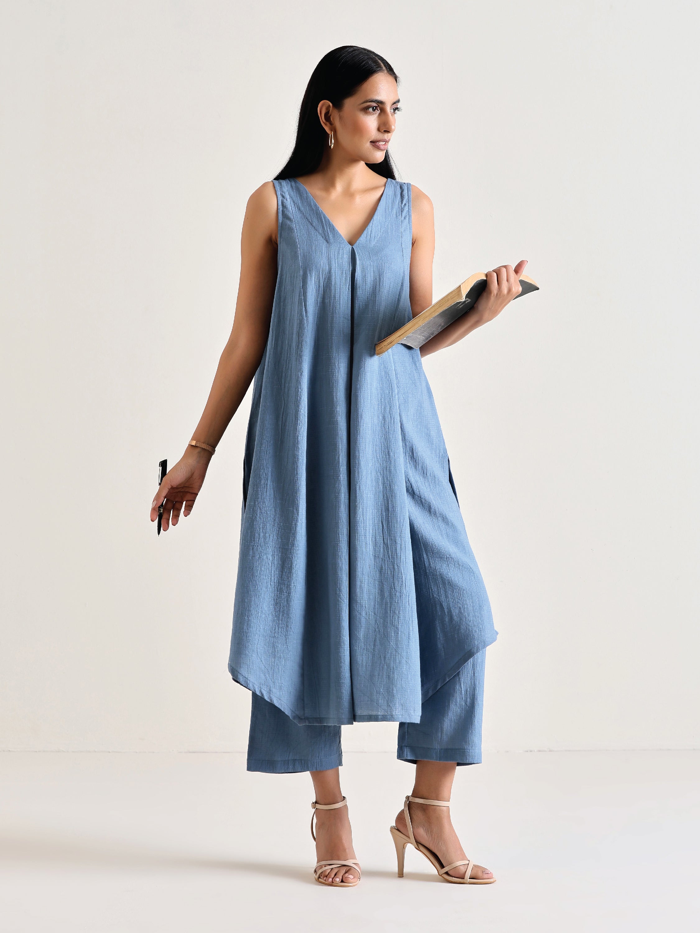 trueBrowns Light Blue Sleeveless Flared Kurta Pant Set - Distacart