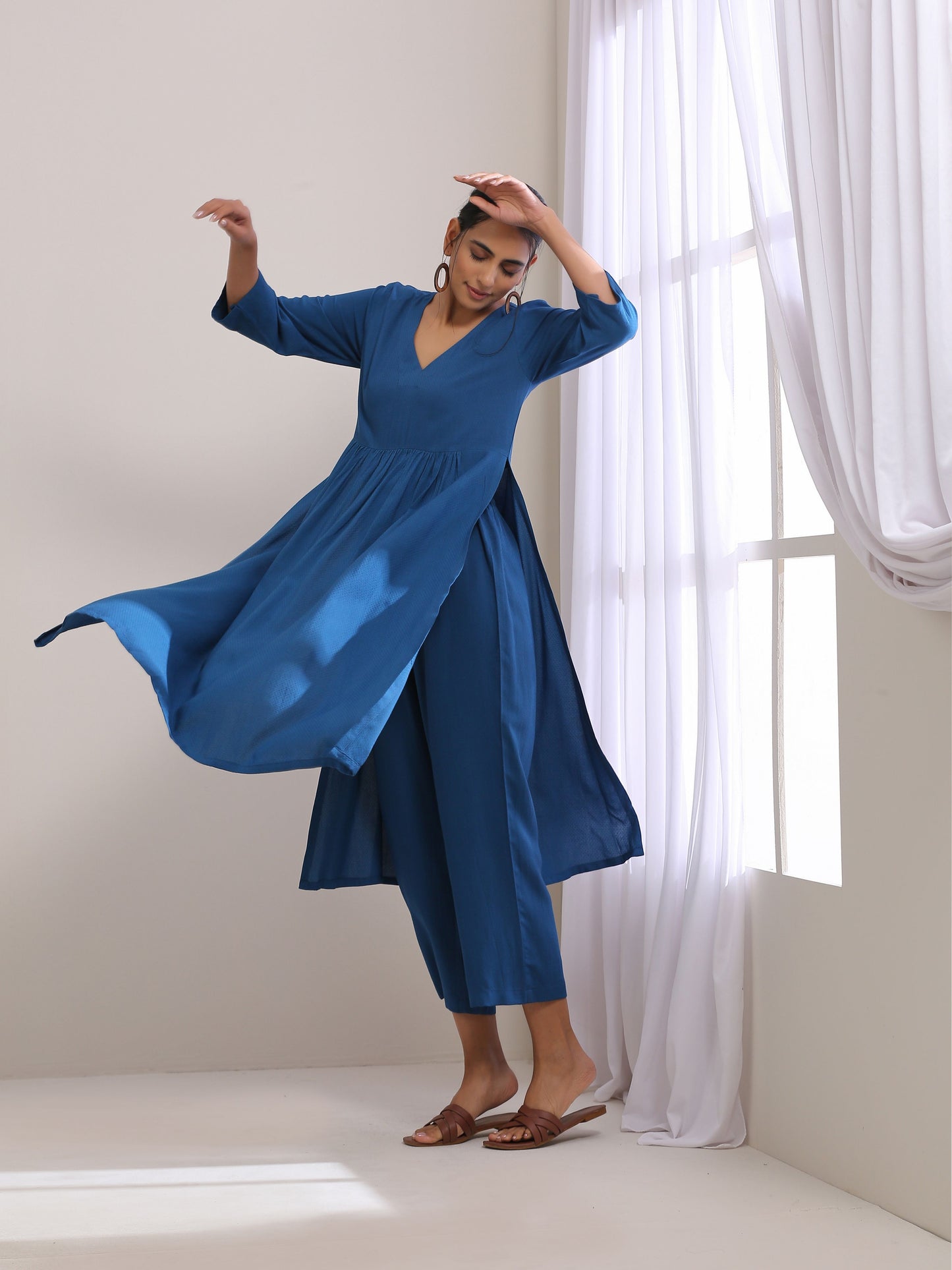 trueBrowns Classic Blue Dobby High Slit Gathered Kurta Set - Distacart