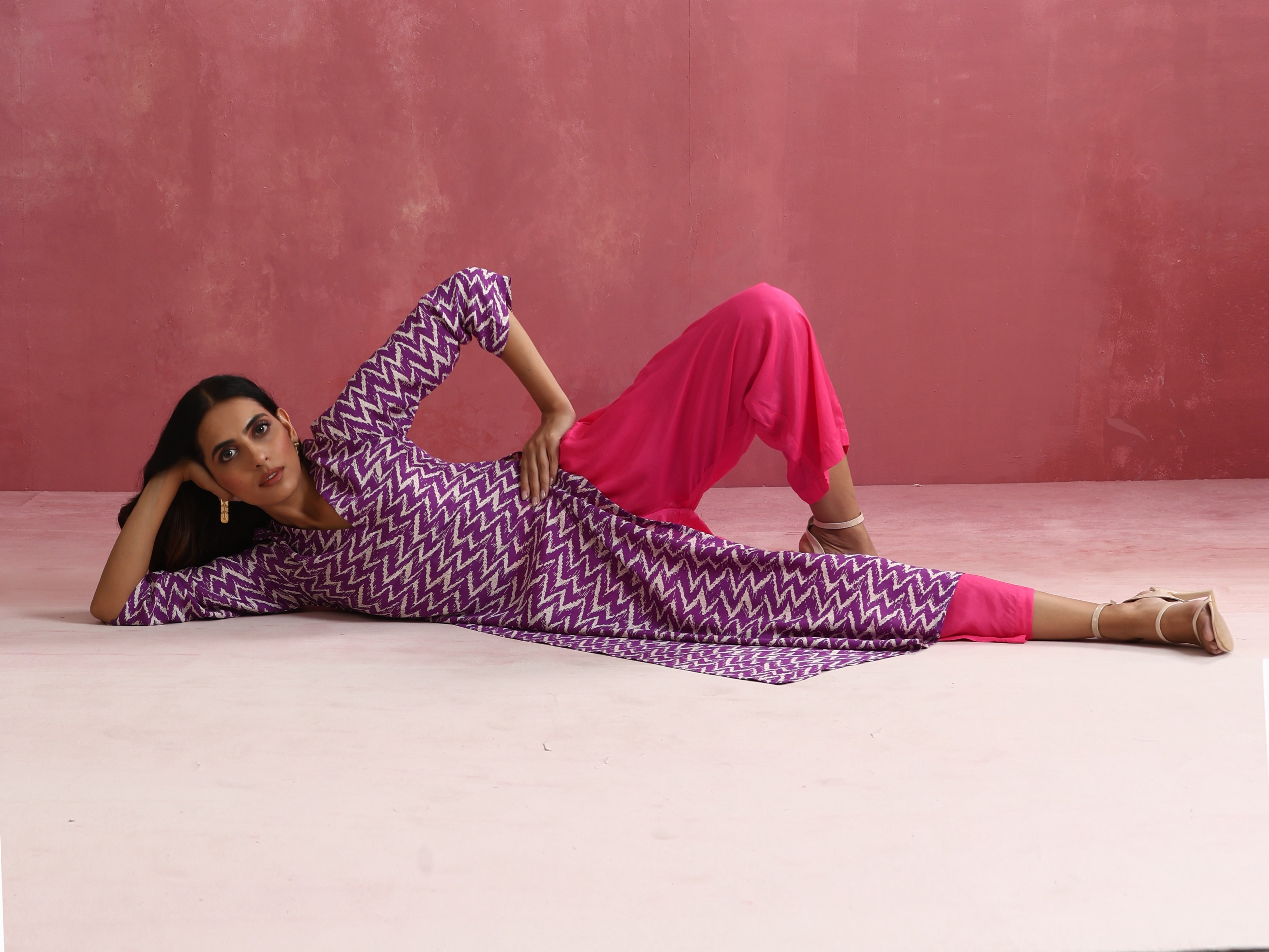 trueBrowns Purple Muslin Silk Printed Kurta Set - Distacart