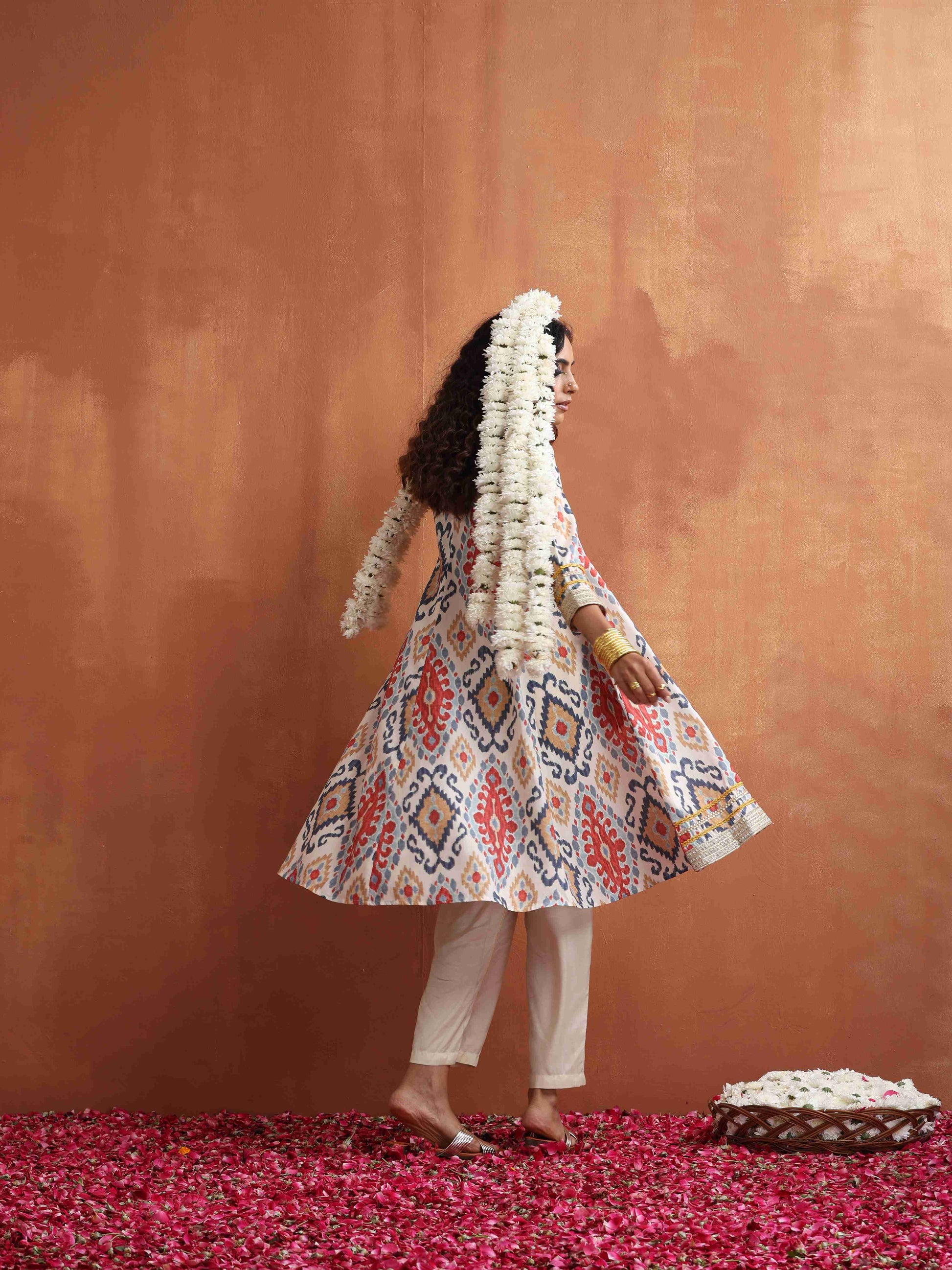 trueBrowns Off White Ikat Print Anarkali Kurta Co-ord Set - Distacart