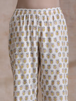 Thumbnail for trueBrowns Multi Color Floral Booti Print Cotton V-Square Neck Co-Ord Set - Distacart