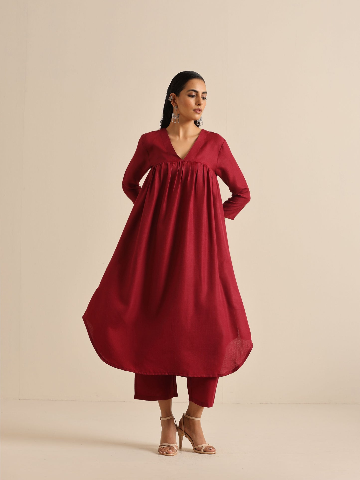 trueBrowns Maroon Slub Gathered Kurta Pant Set - Distacart