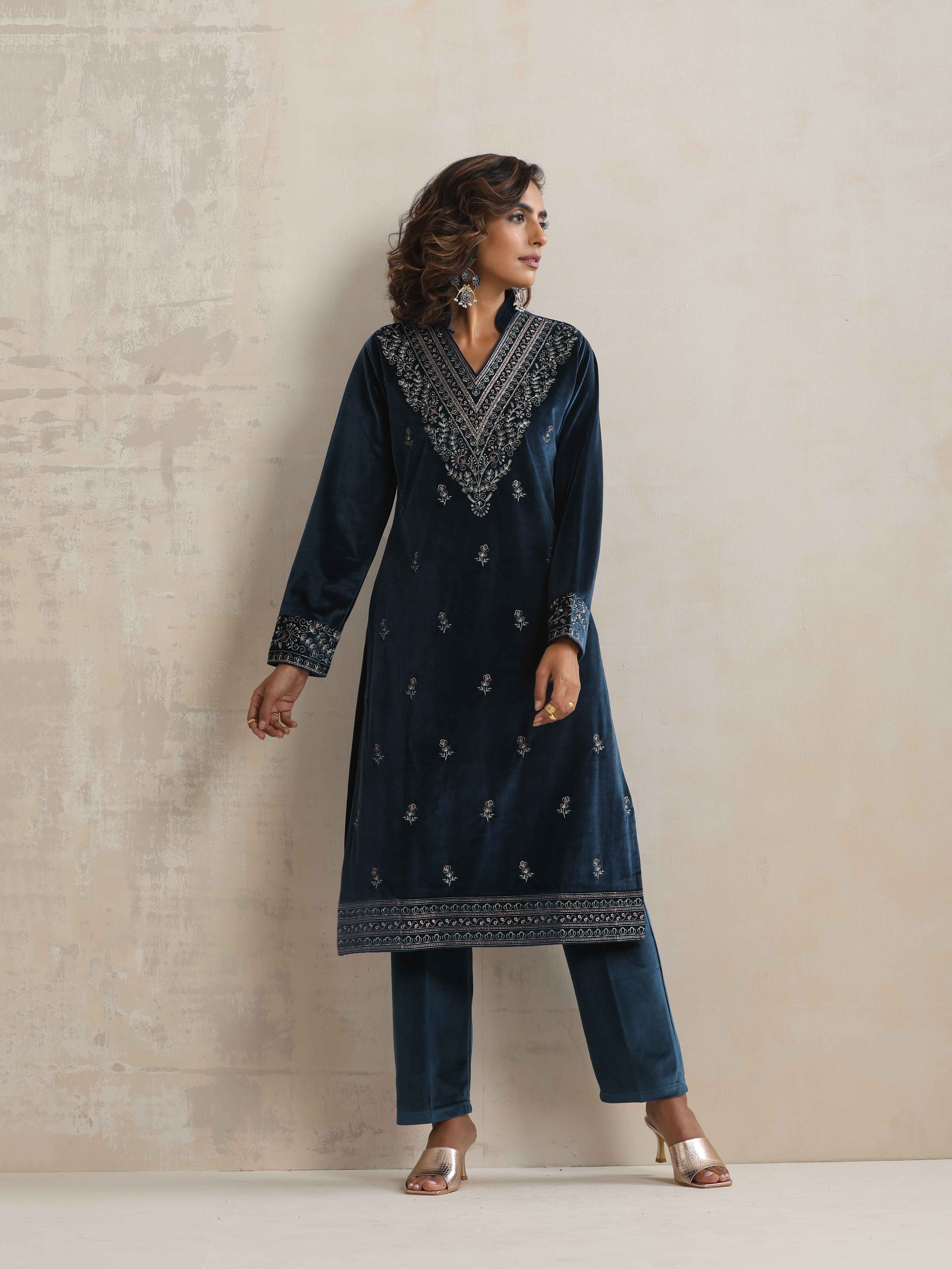 trueBrowns Blue Velvet Embroidered Kurta Pant Dupatta Set - Distacart