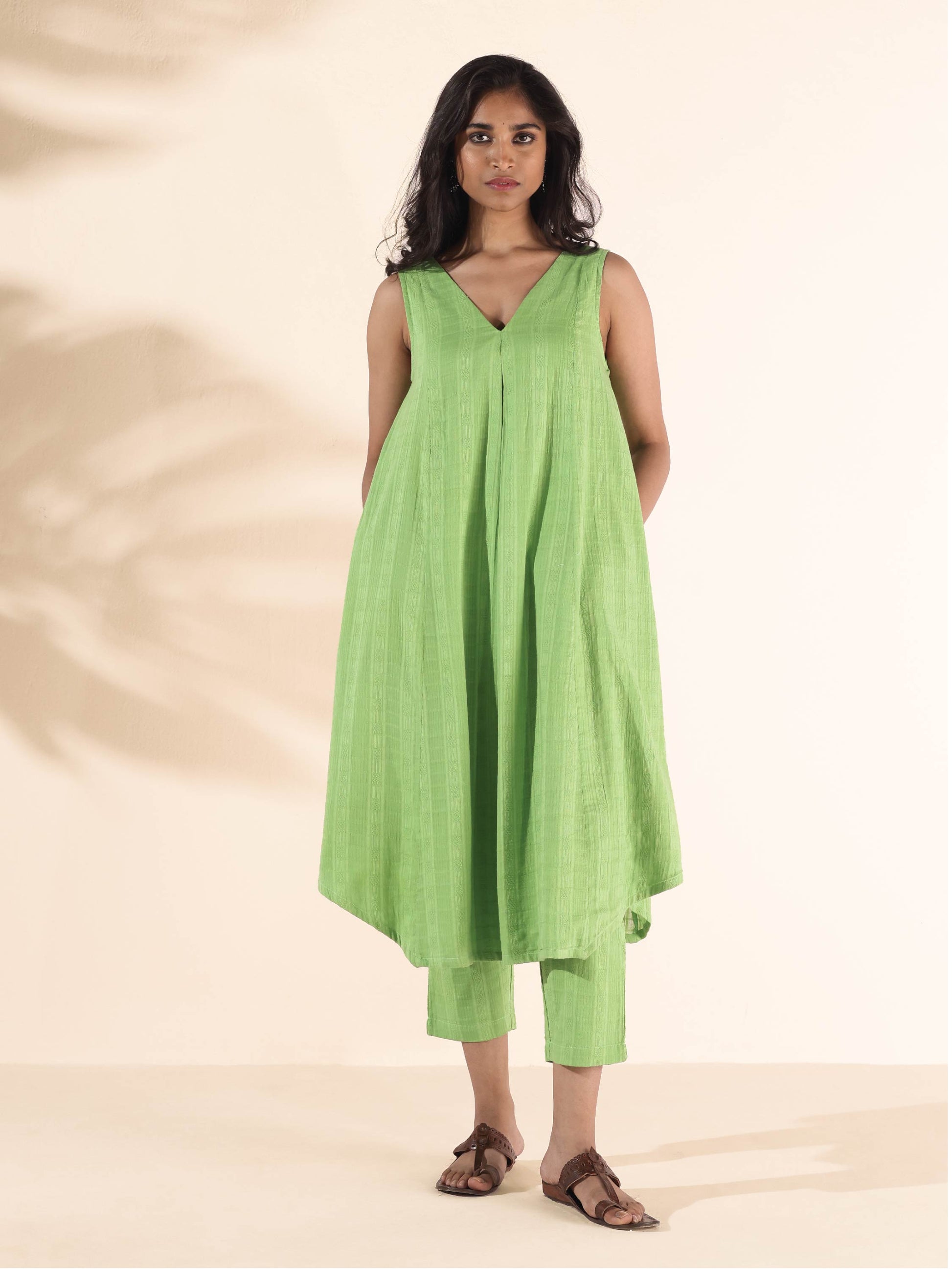 trueBrowns Green Cotton Dobby Sleeveless Kurta Pant Set - Distacart