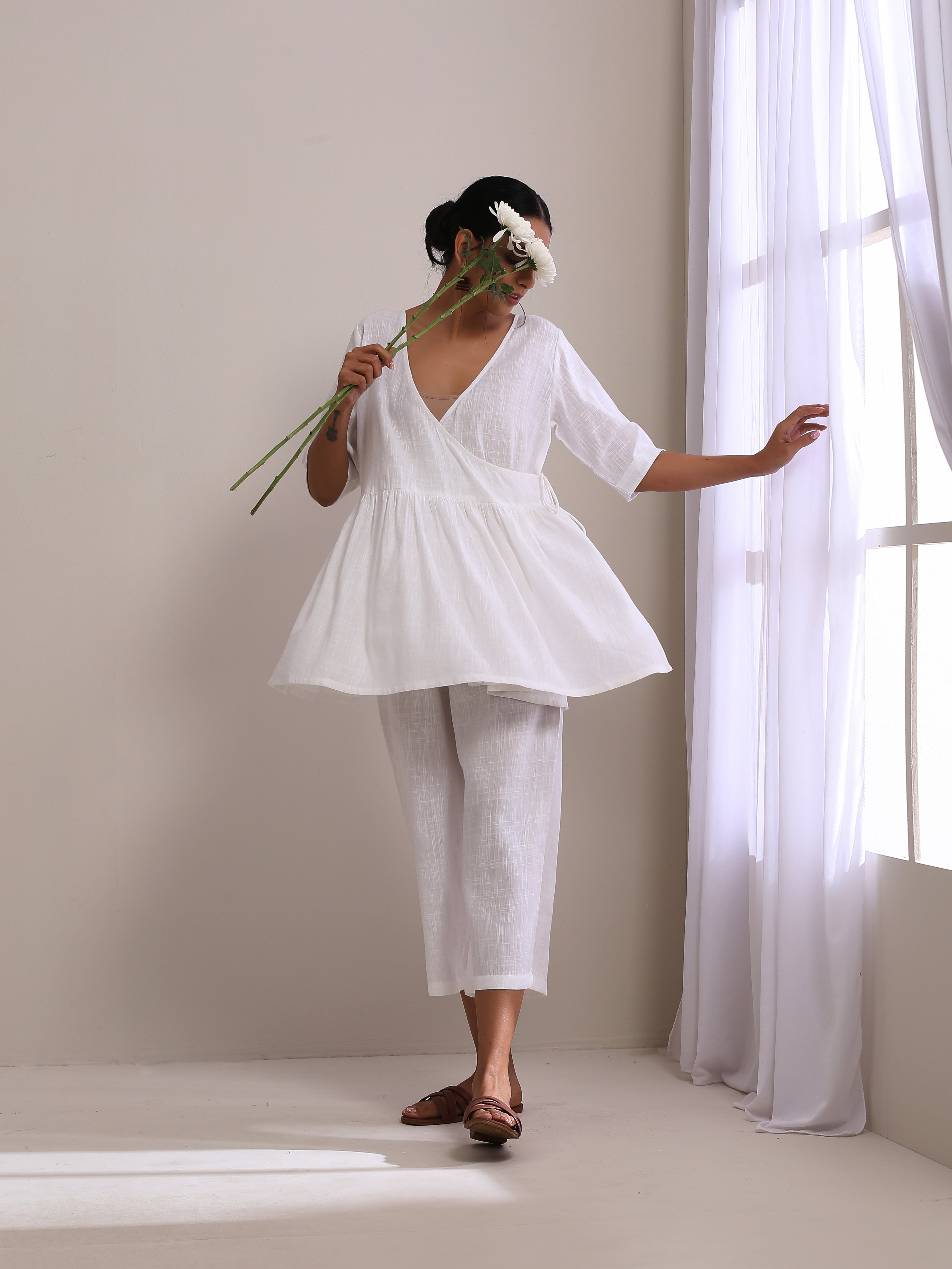 trueBrowns White Slub Texture Short Angrakha Co-Ord Set - Distacart